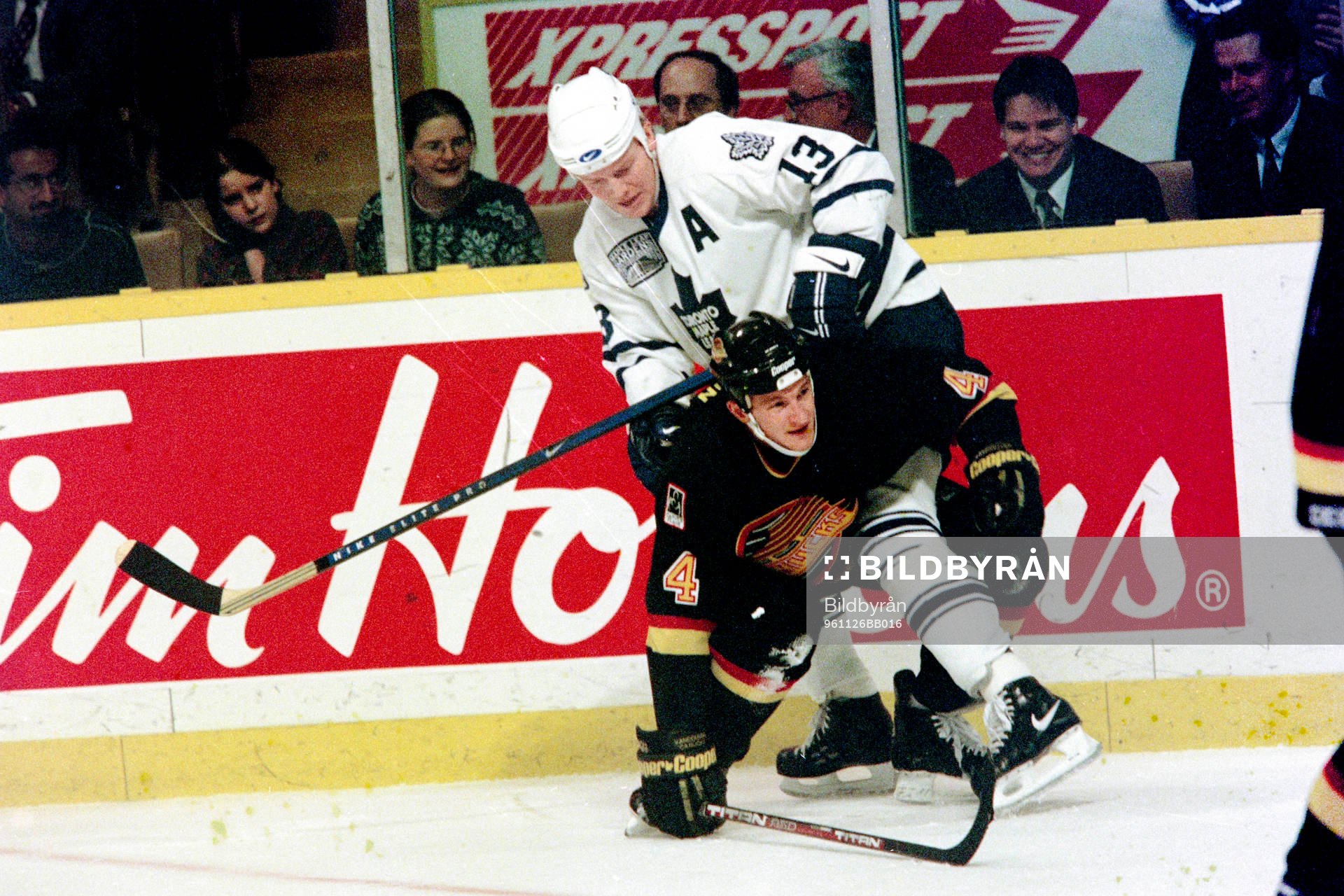 Mats Sundin, Toronto Maple Leafs och Mark Wotton, Vancouver