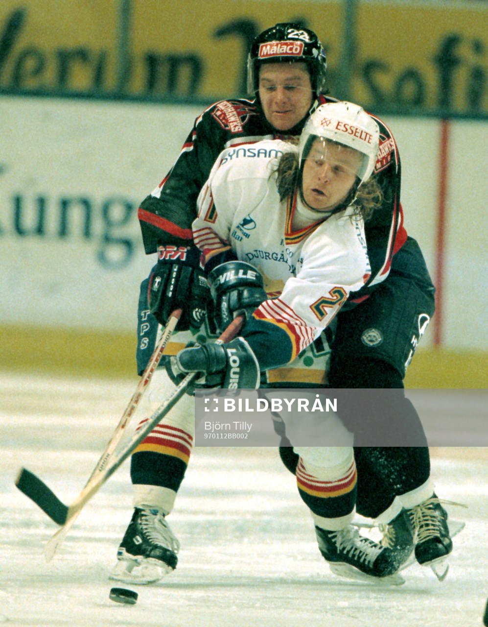 Håkan Åhlund i MIF lyckas inte stoppa Espen Knutsen
