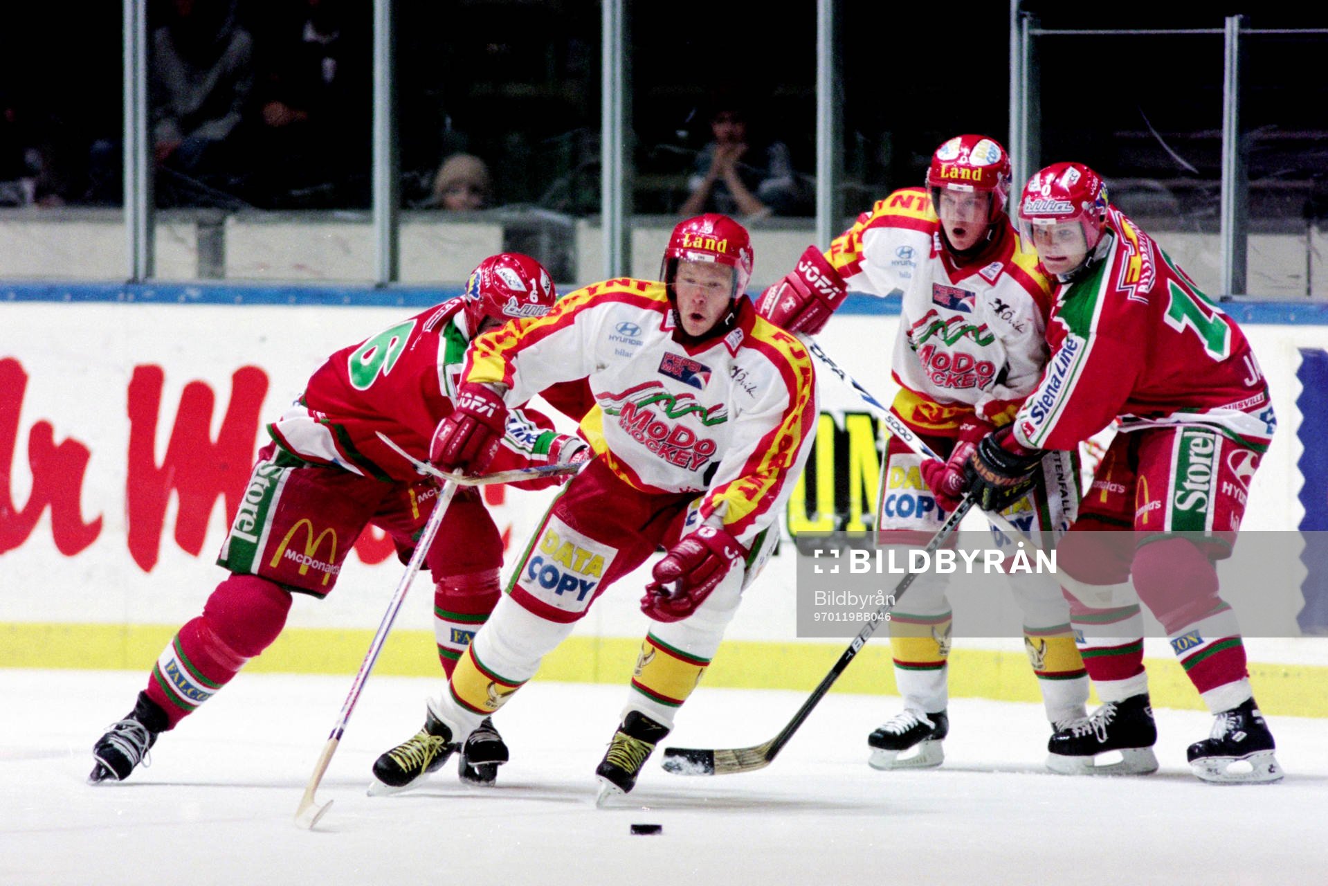 Jan-Axel Alavaara, Modo
