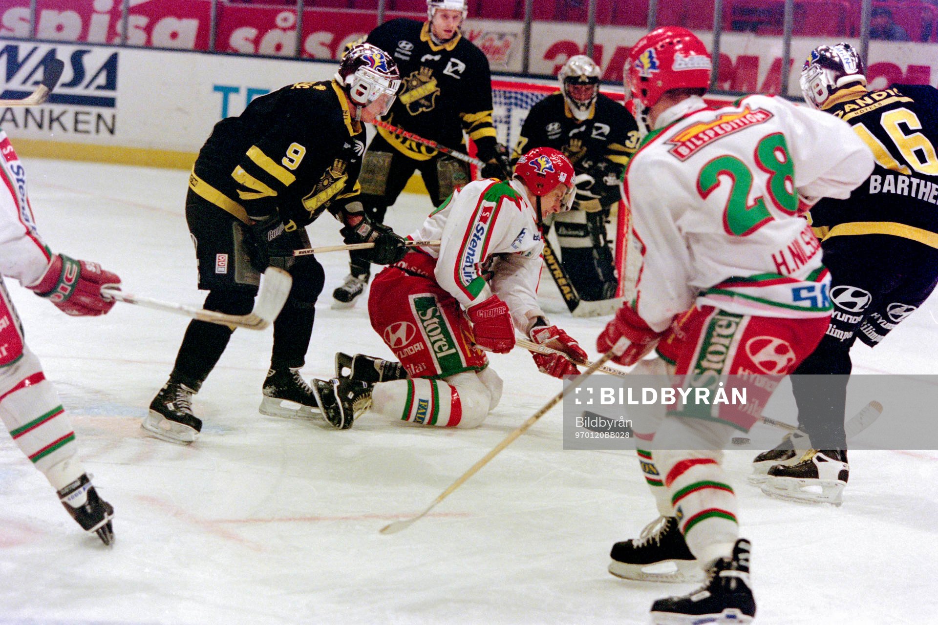 Lasse Pirjetä, Frölunda stoppas av Anders Gozzi, AIK