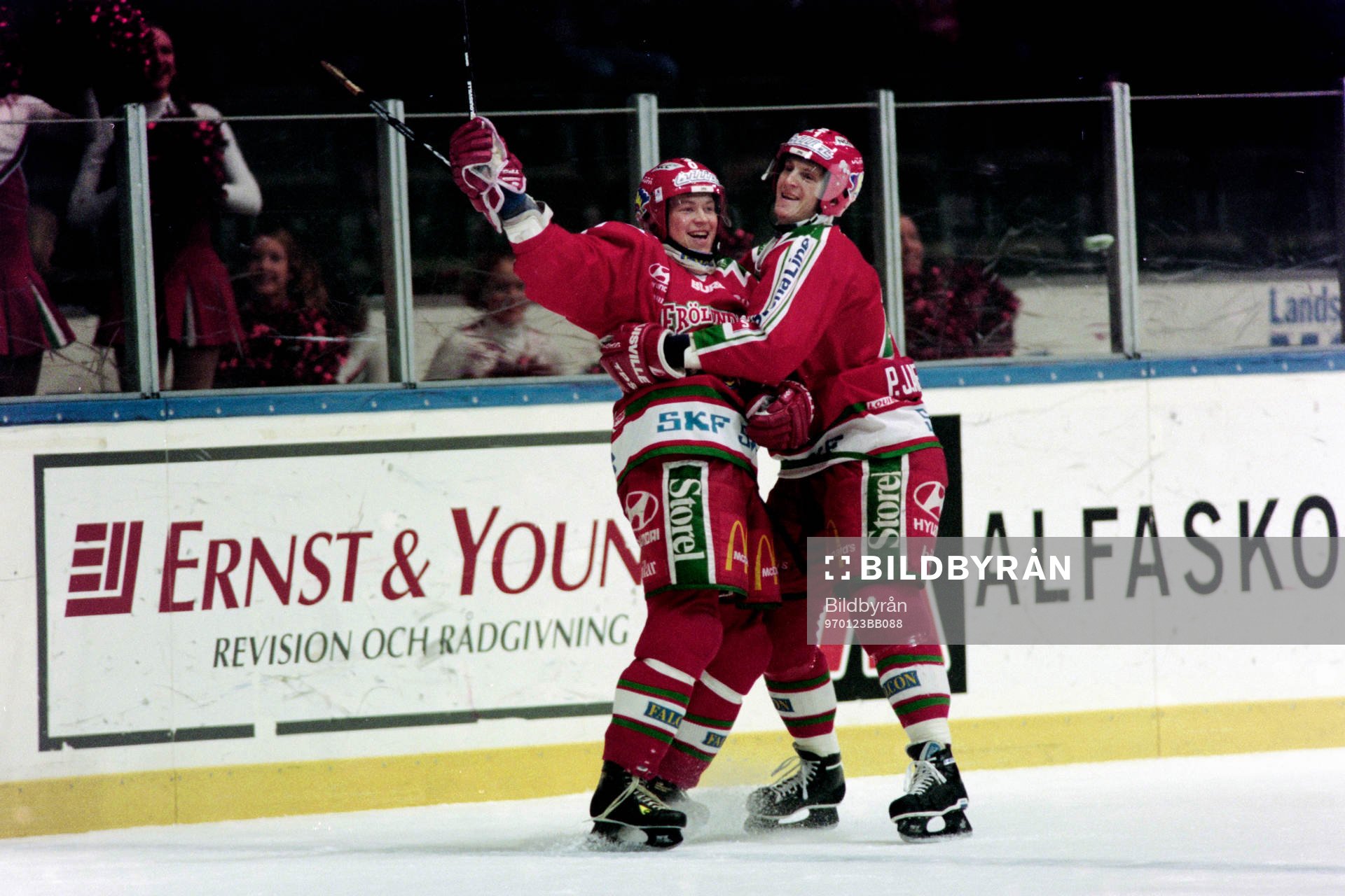 Petteri Nummelin och Per-Johan Axelsson, Frölunda jublar