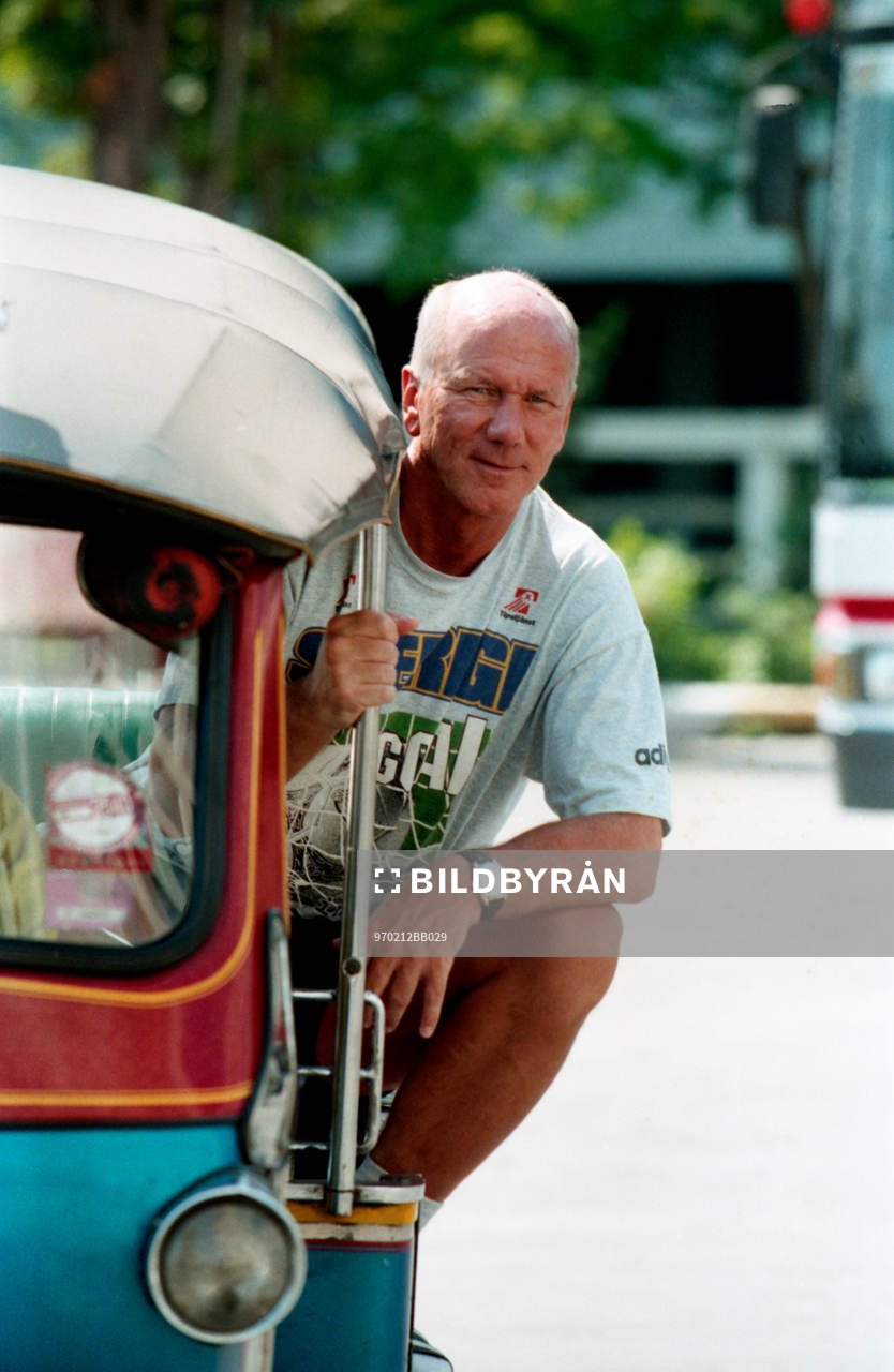 Tommy Svensson, förbundskapten, Sverige åker tuktuk