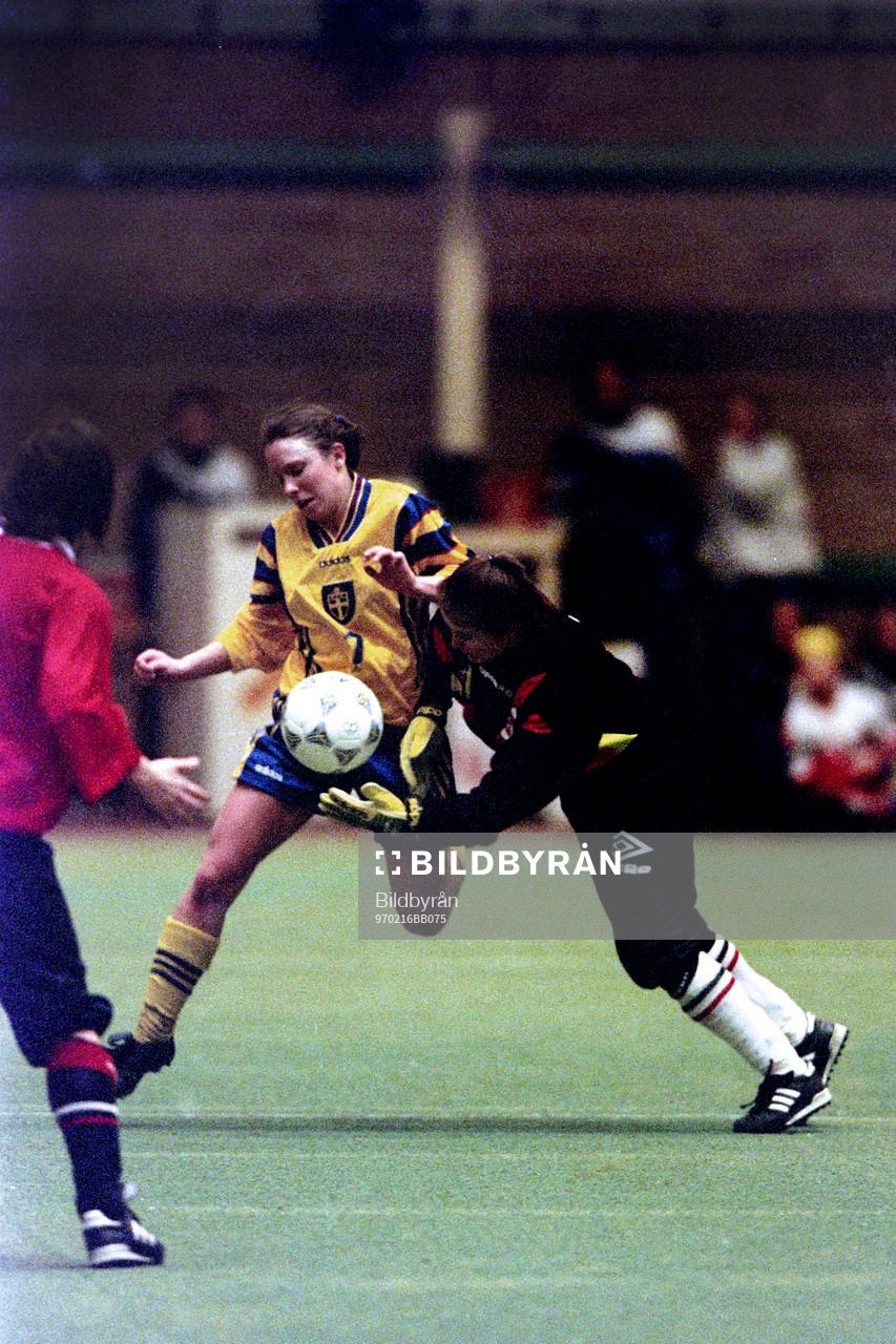 Fotboll, Damer, Sverige - Norge, 0-2: Hanna Ljungberg, Sverige.