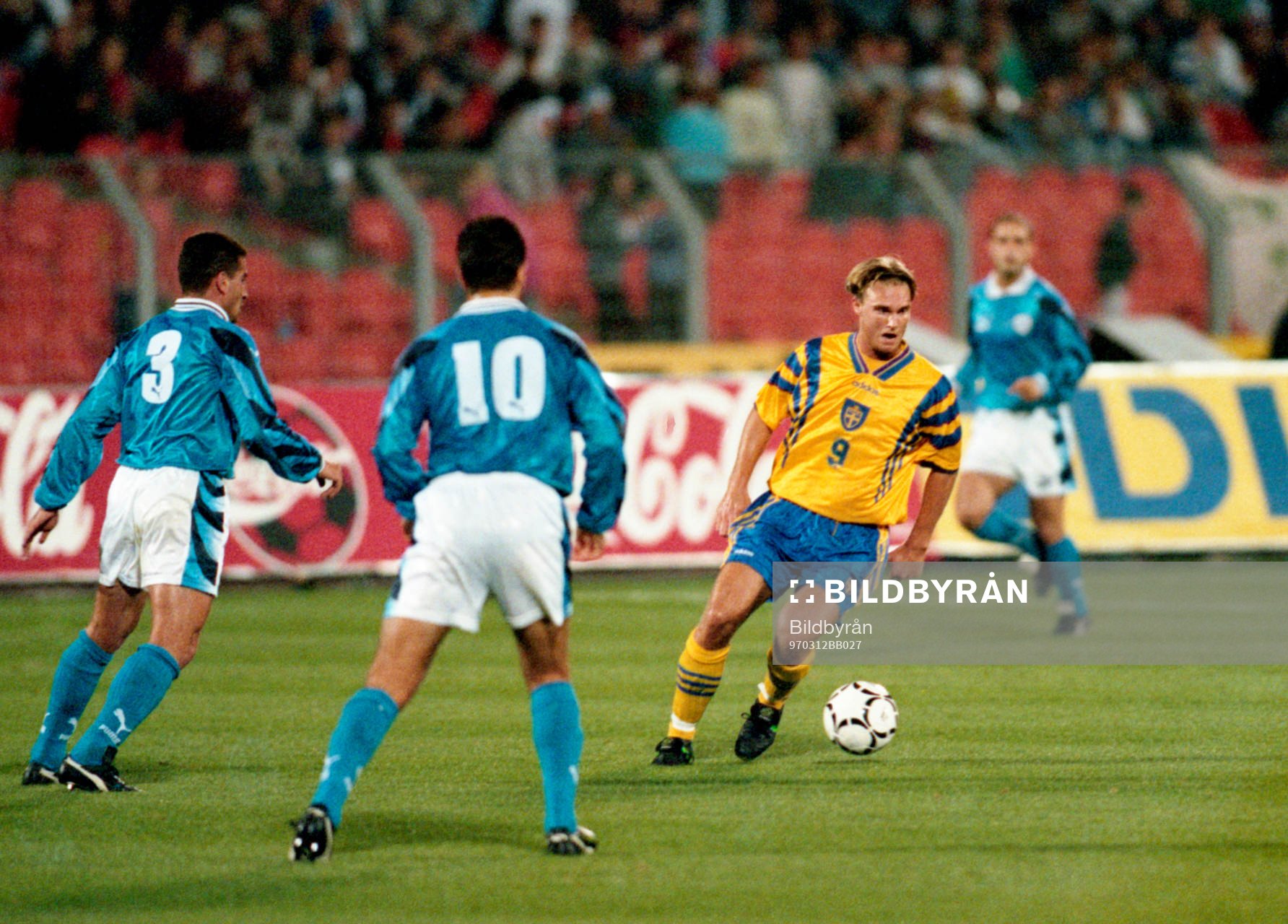 Andreas Andersson med bollen