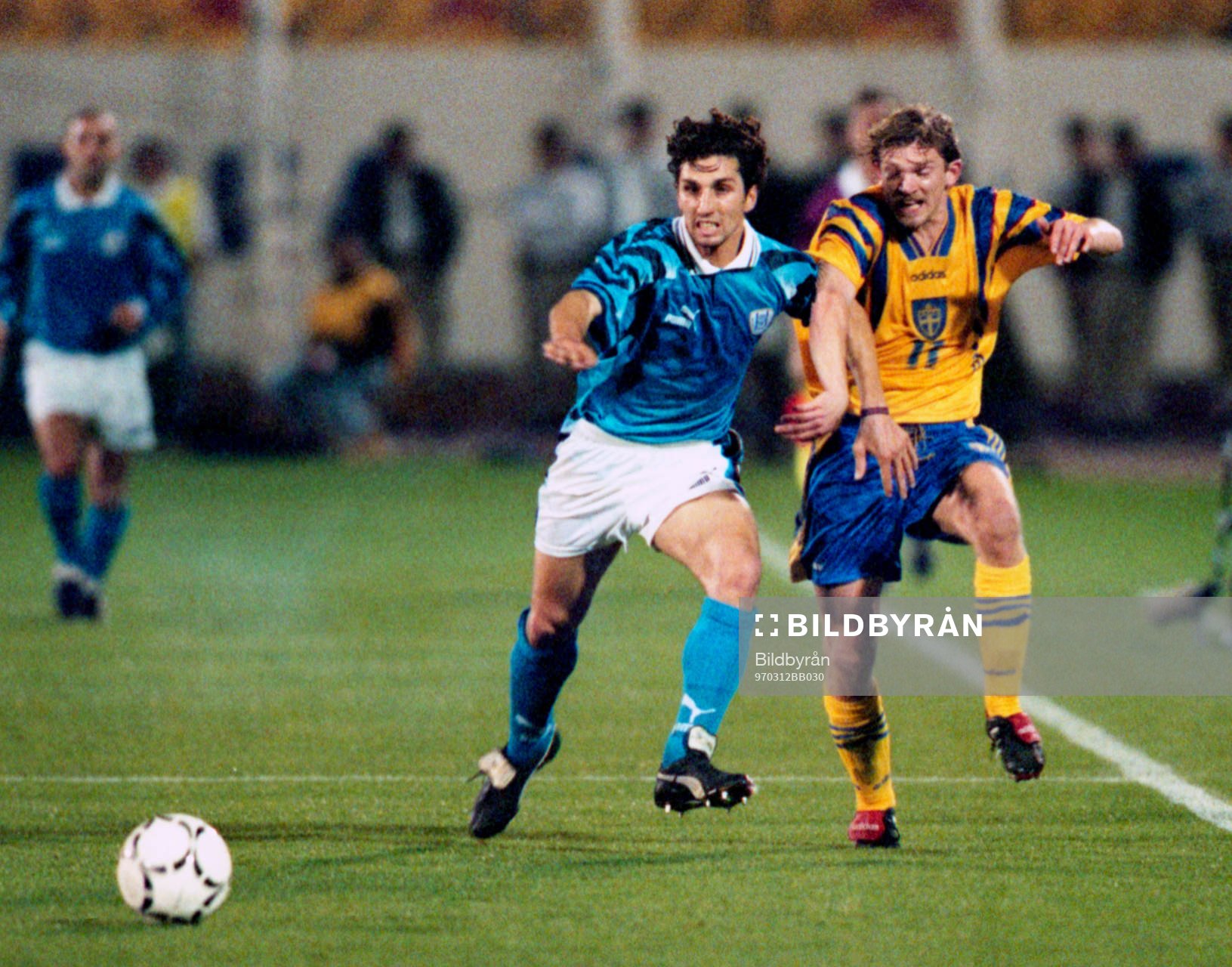 Jesper Blomqvist trycks undan