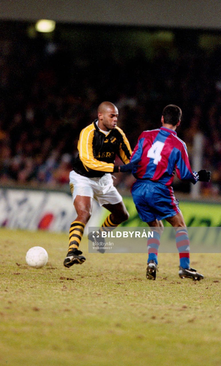 Pascal Simpson, AIK och Josep Guardiola, Barcelona