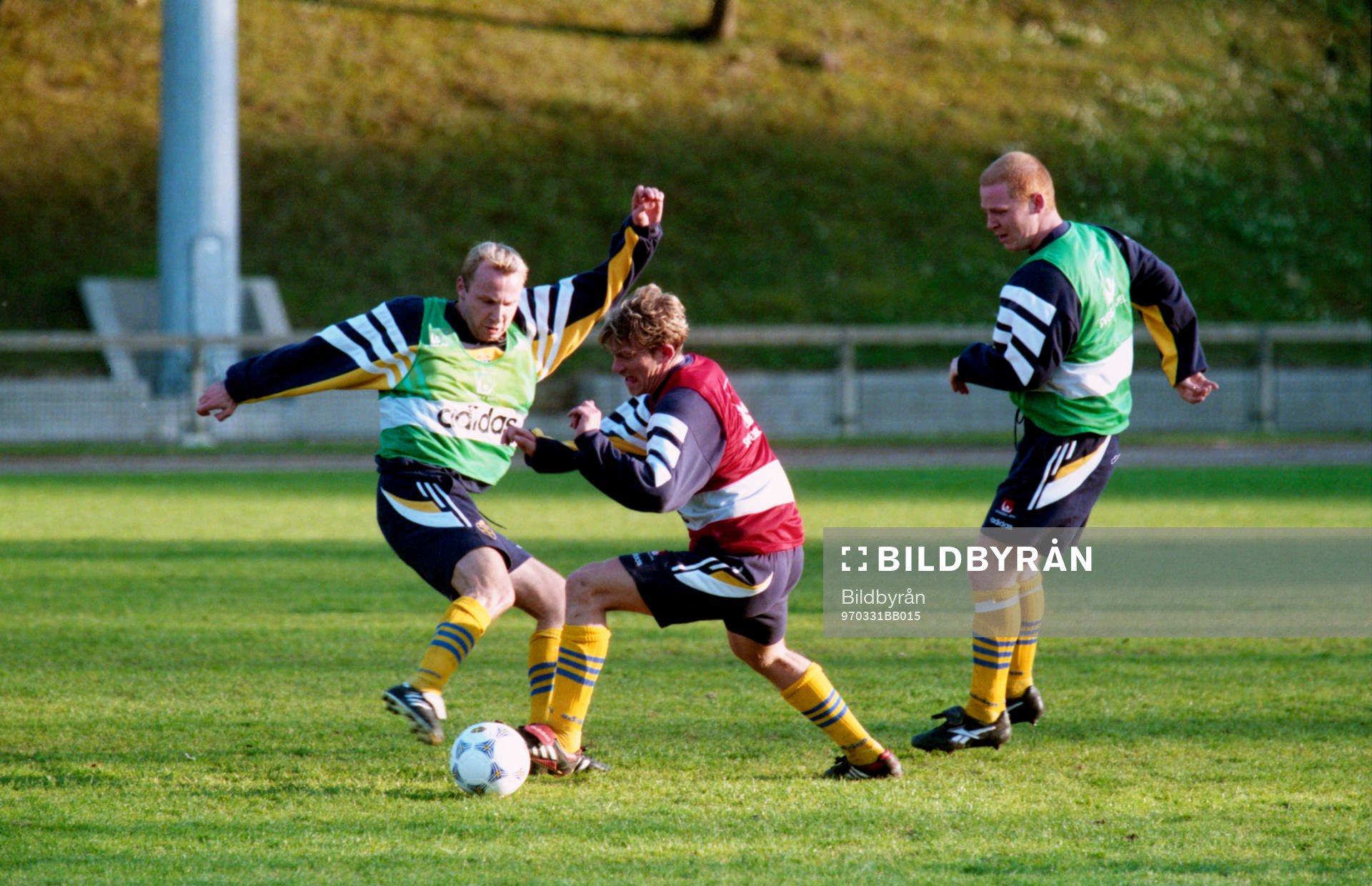 Håkan Mild, Jesper Blomqvist och Jörgen Pettersson i kamp
