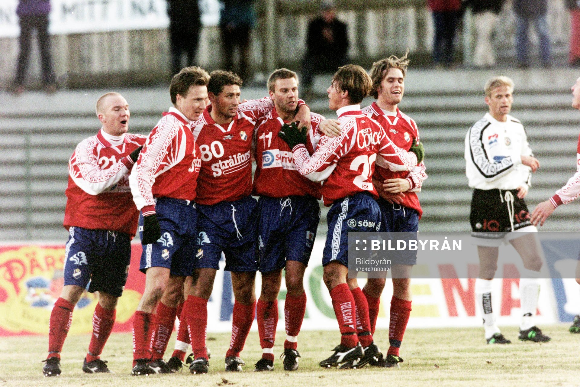 Fotboll, Allsvenskan, Öster - Örebro, 1-1: Jubel i Öster efter mål av  Hans Eklund. 
