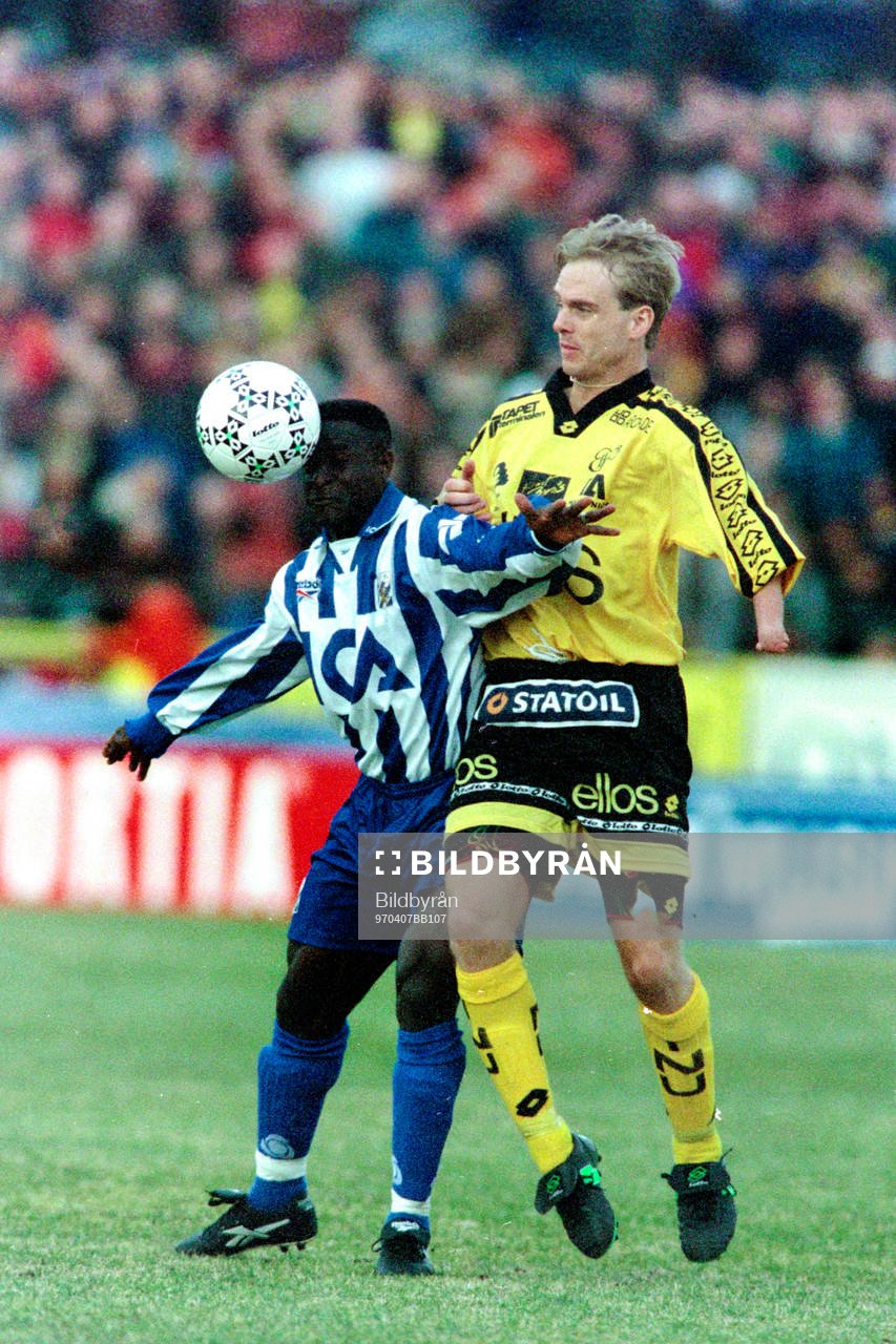 Emmanuel Tetteh, Göteborg med elfsborgs Joachim Modigh i