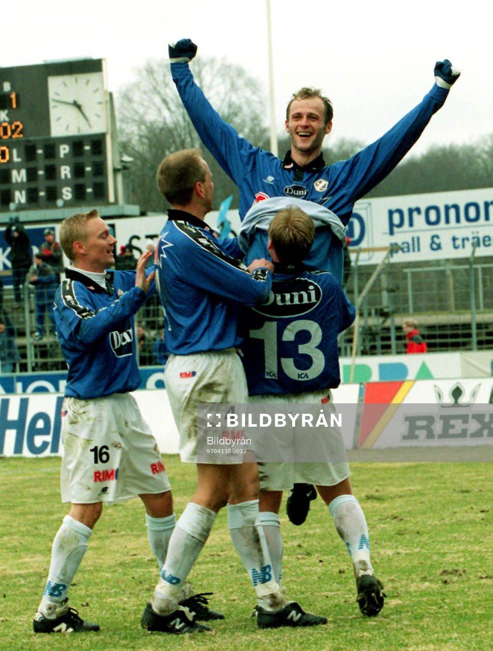 Artim Sakiri hyllas av sina medspelare i Halmstad BK