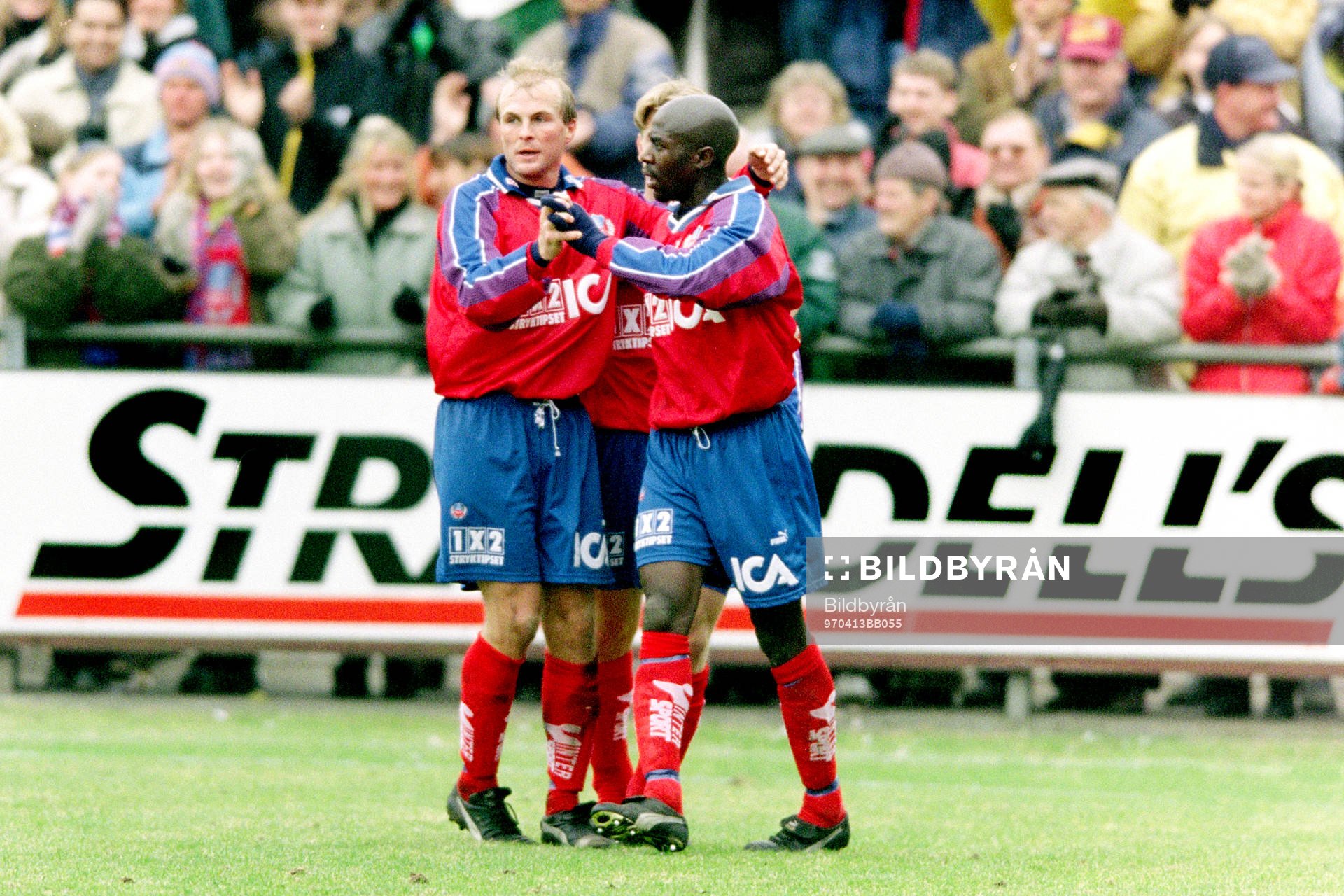 Peter Wibrån och Moses Ndugwa, Helsingborg jublar
