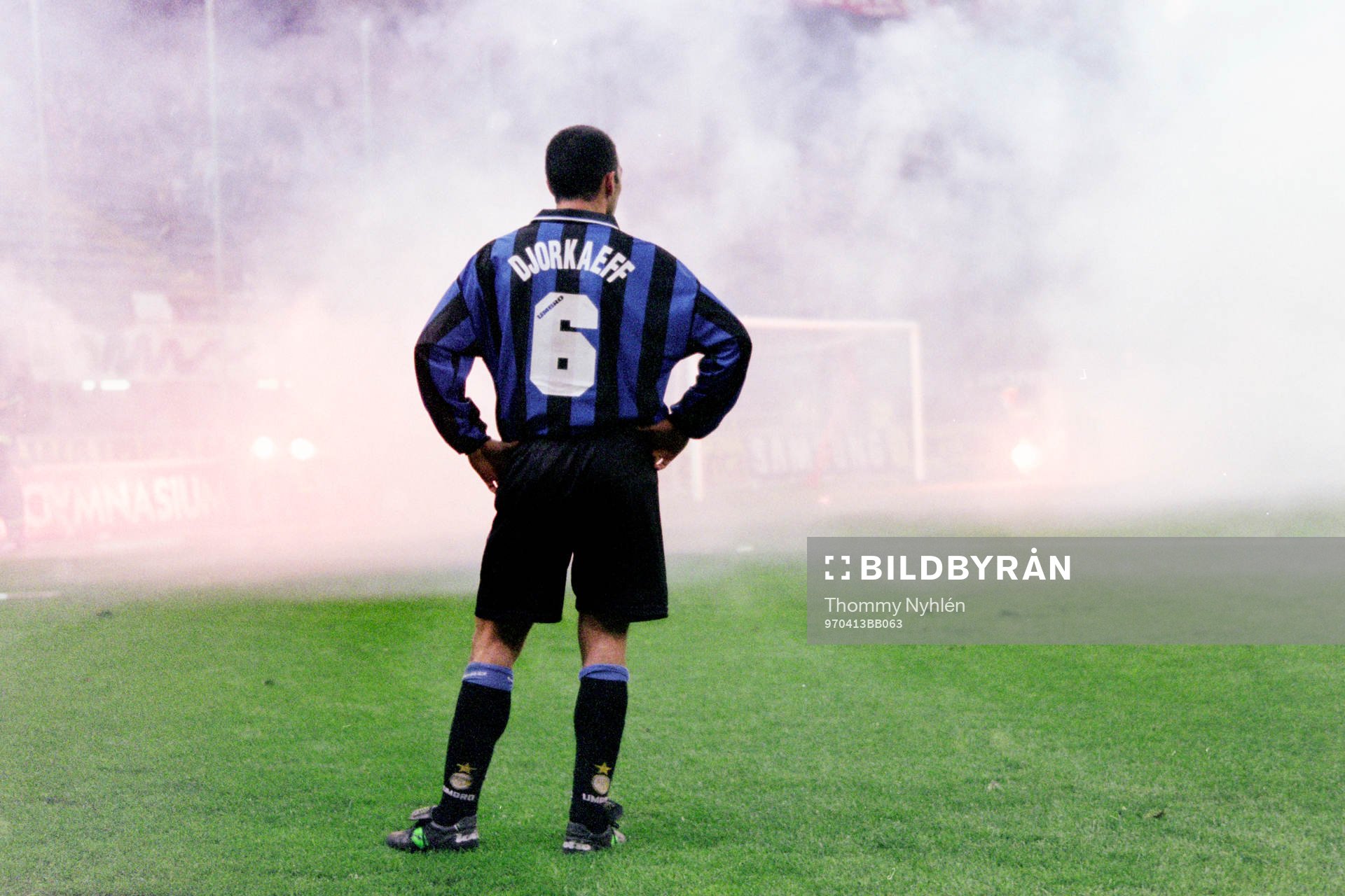 Youri Djorkaeff, Inter tittar på brandmän som släcker
