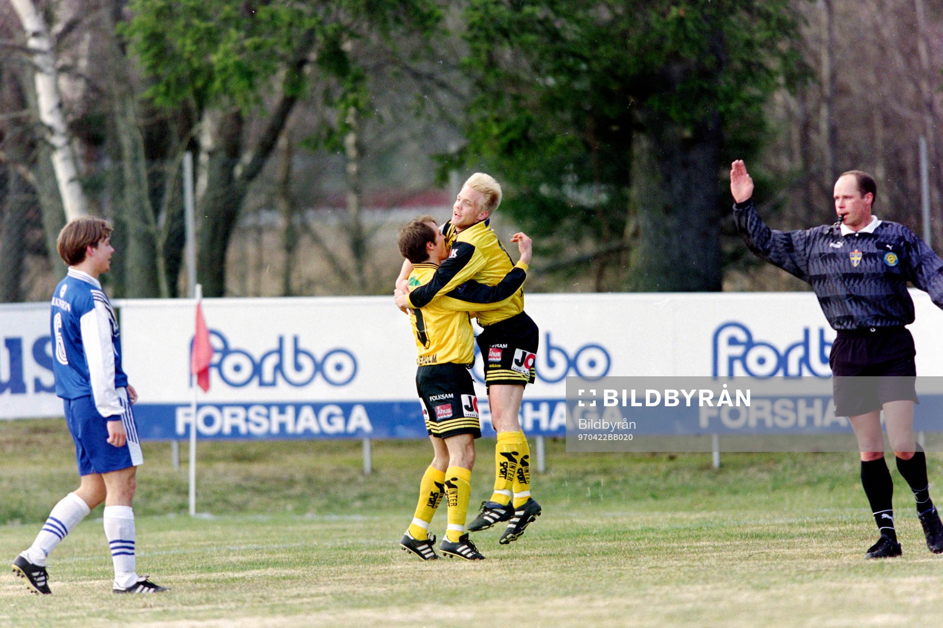 Fotboll, Div 1 Södra, Myresjö - IFK Hässleholm, 0-2: Magnus Arvidsson och Percy Olsson, Hässleholm jublar efter mål.