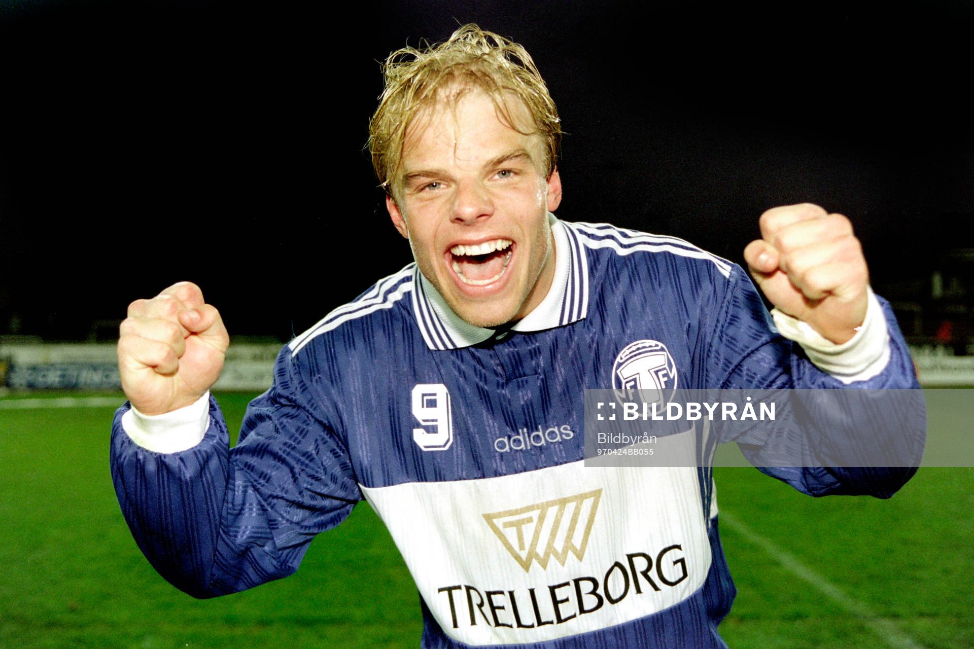 Fotboll, Allsvenskan, Trelleborg - Panos Ljungskile, 3-1: Andreas Hermansson, Trelleborg tremålsskytt i matchen jublar efter segern.