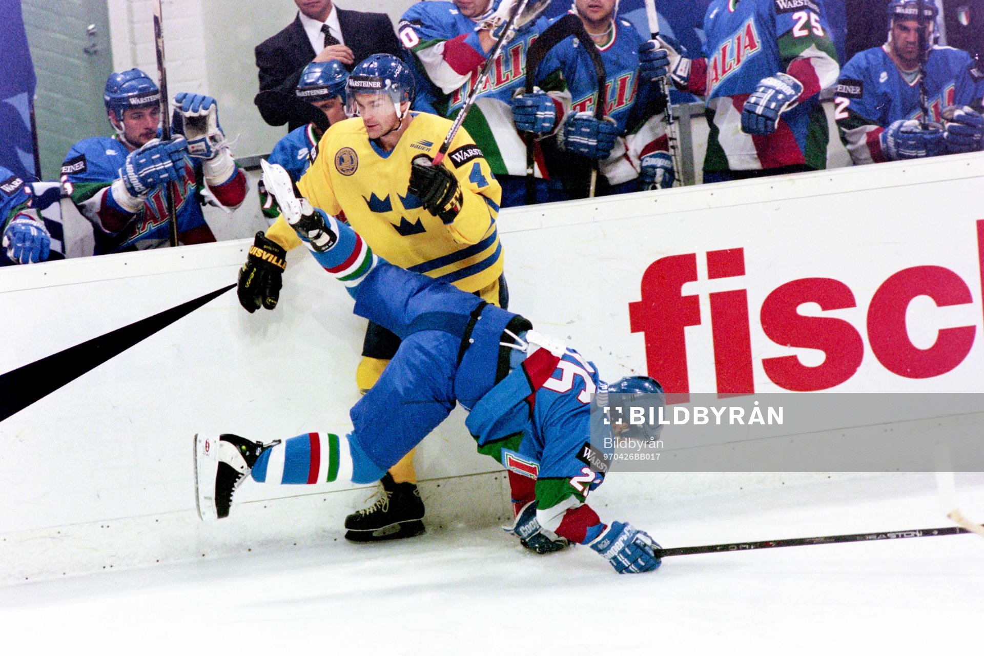 Jonas Höglund, Sverige