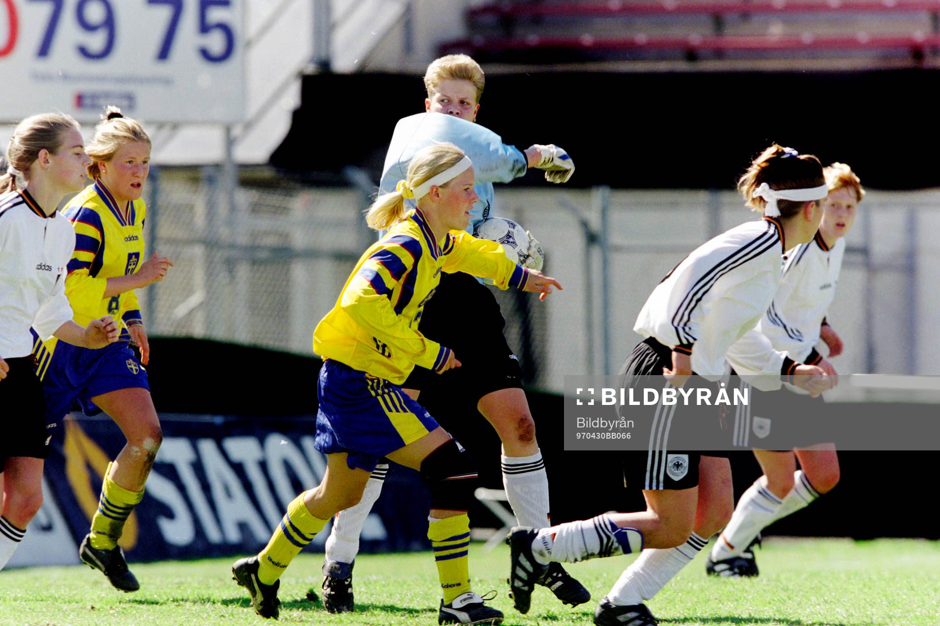 Anna Sjöström, Sverige