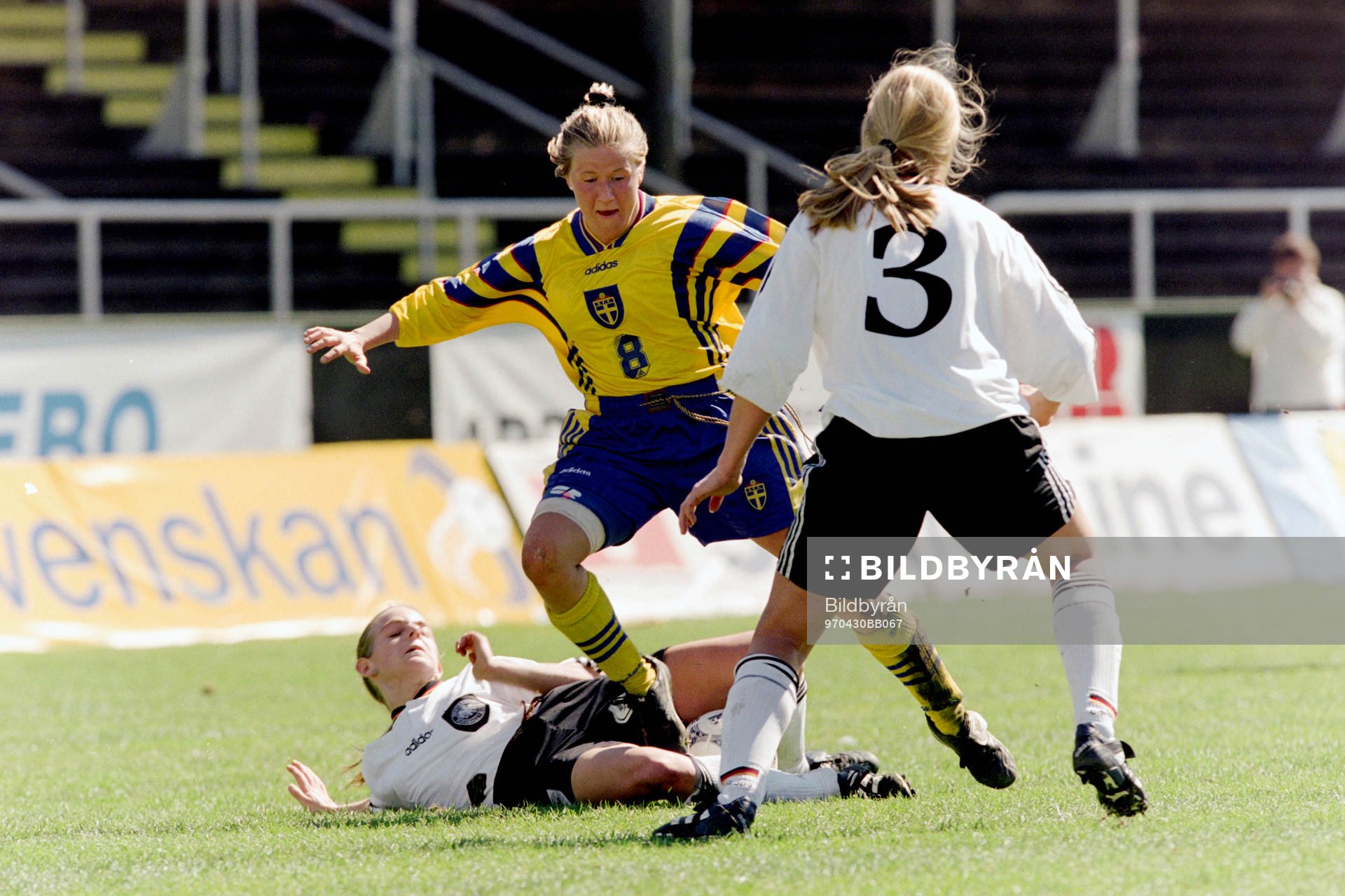 Jenny Enqwall, Sverige