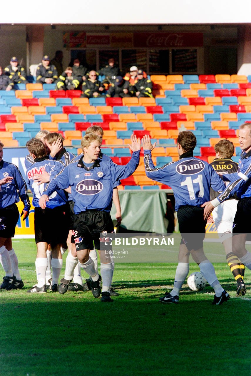 Robert Andersson och Halmstad jublar