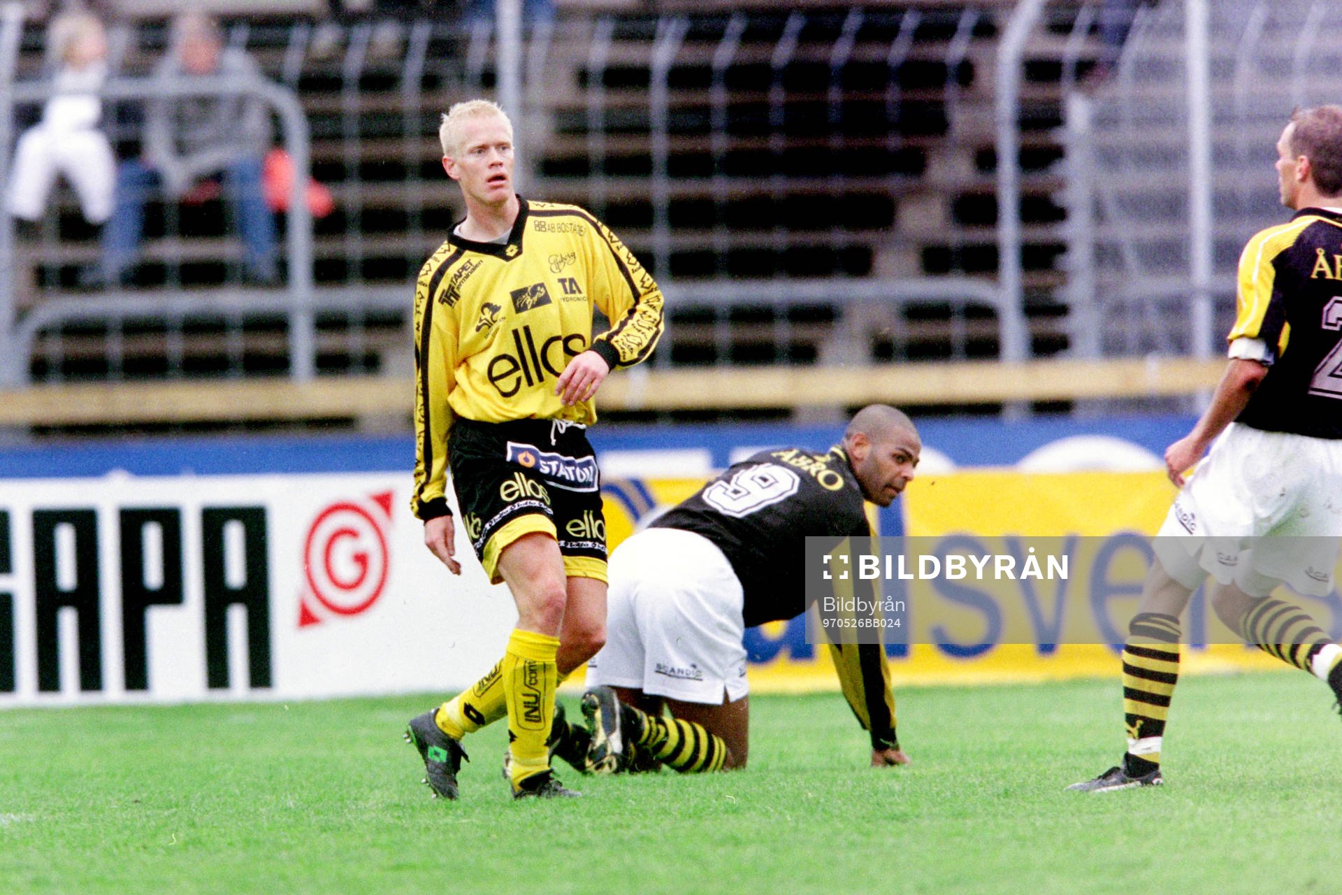 Stefan Mogren, Elfsborg och Pascal Simpson, AIK på knä