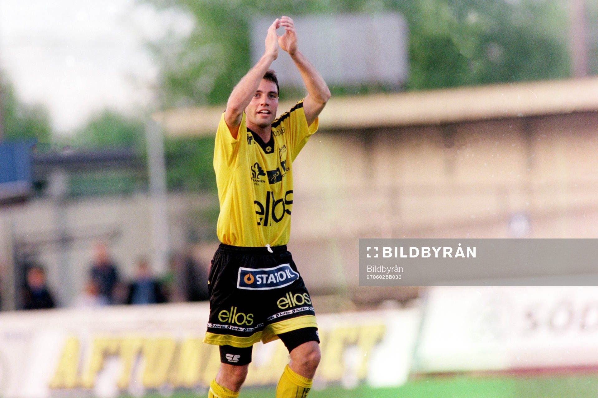 Mats Rotting, fyramålsskytt i Elfsborg jublar