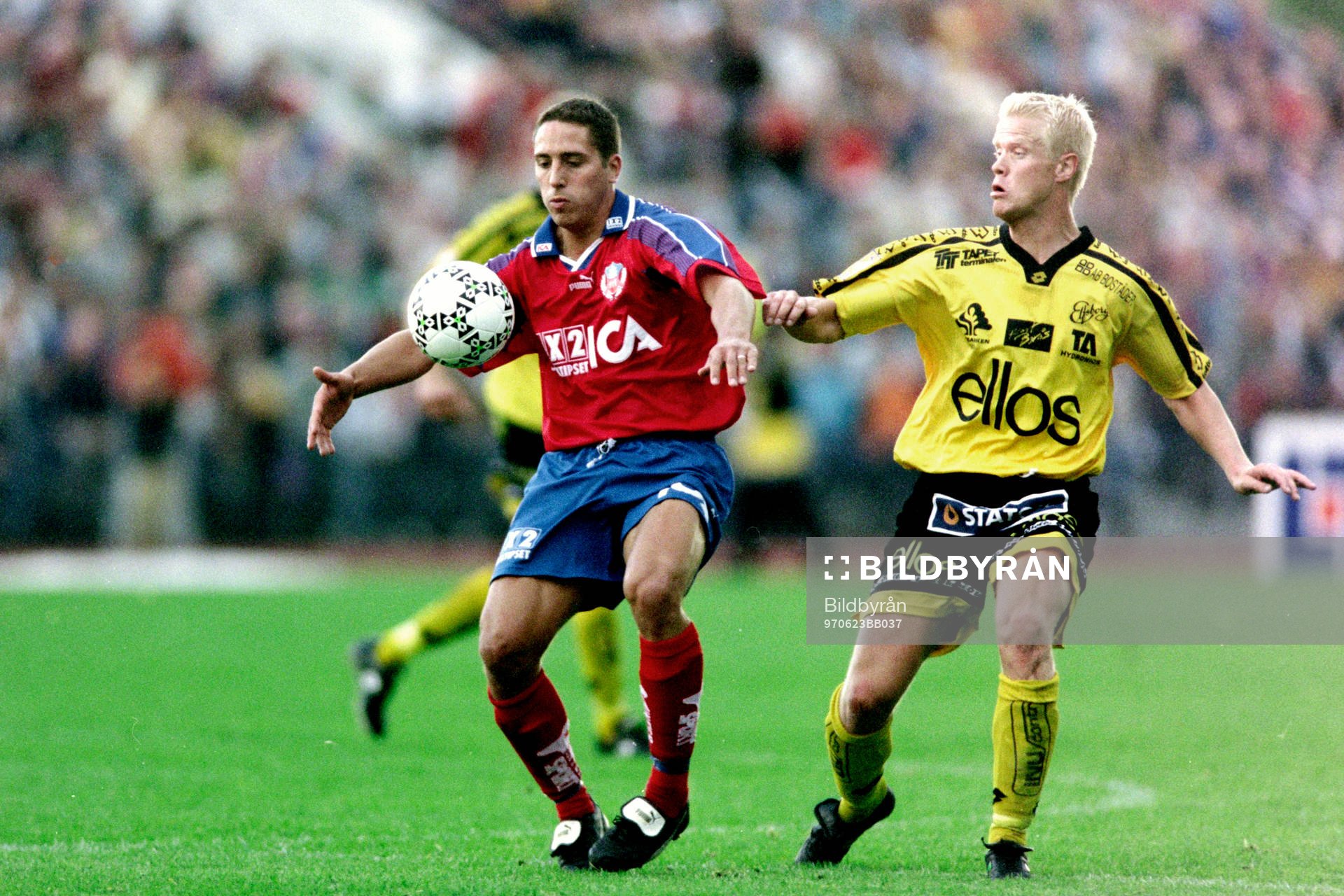 Fotboll, Allsvenskan, Elfsborg - Helsingborg, 1-3: Magnus Powell, Helsingborg och Stefan Mogren, Elfsborg.