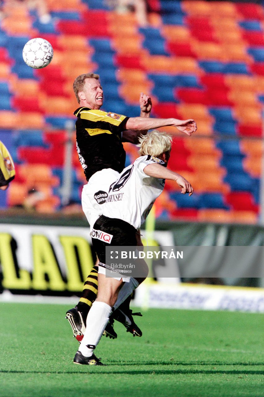 Pär Millqvist, AIK i en duell med örebros Arnor Gudjohnsen