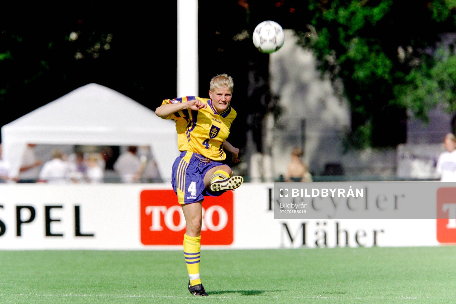 Åsa Lönnqvist, Sverige