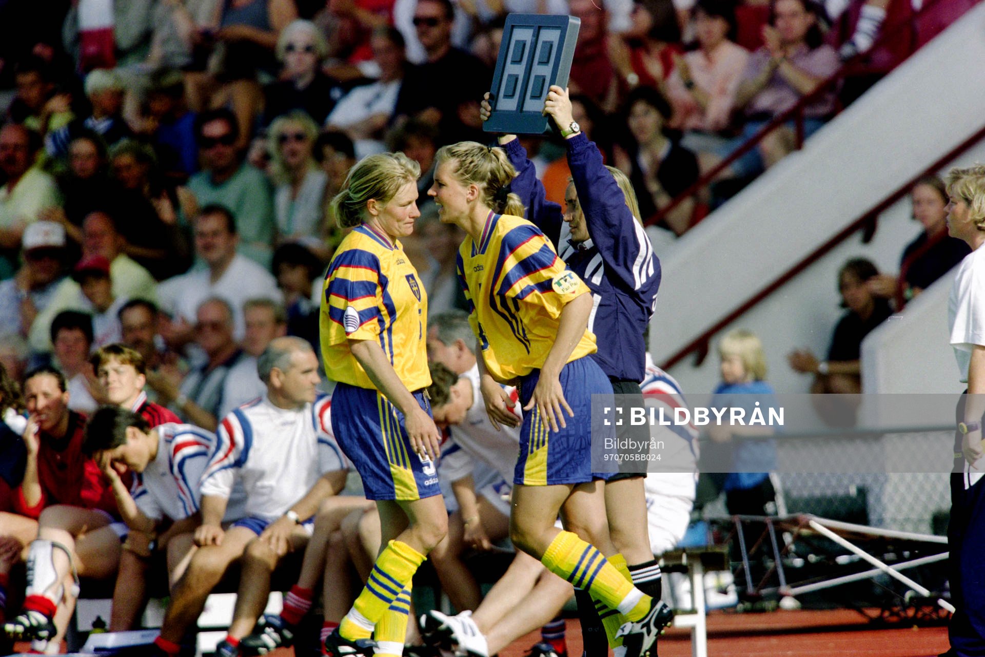 Kristin Bengtsson och Carina Håkansson, Sverige