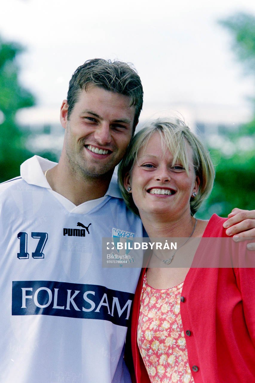 Niklas Gudmundsson med fästmö