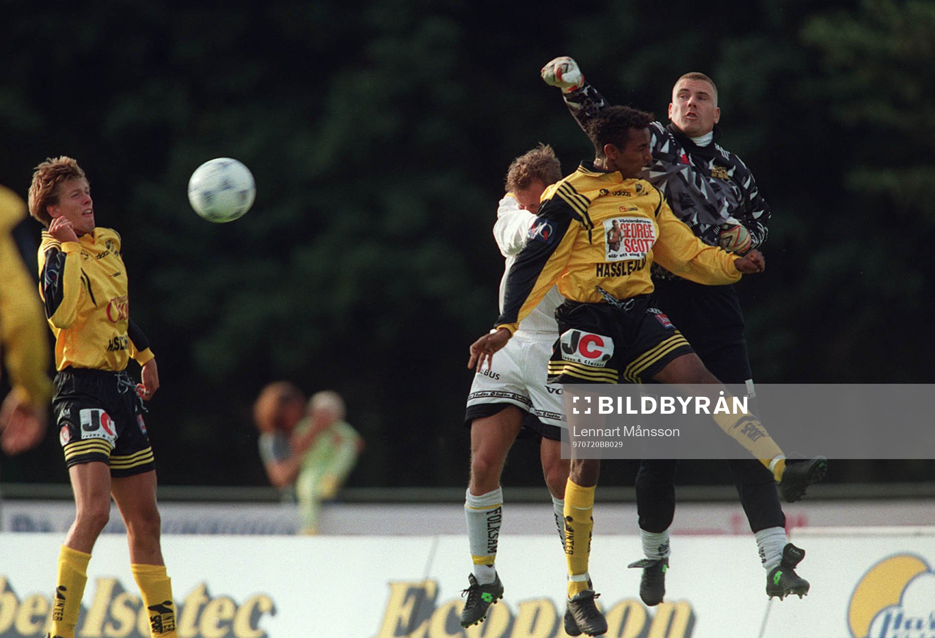 Awet Estefanos, Hässleholm attackerar målvakten Joakim