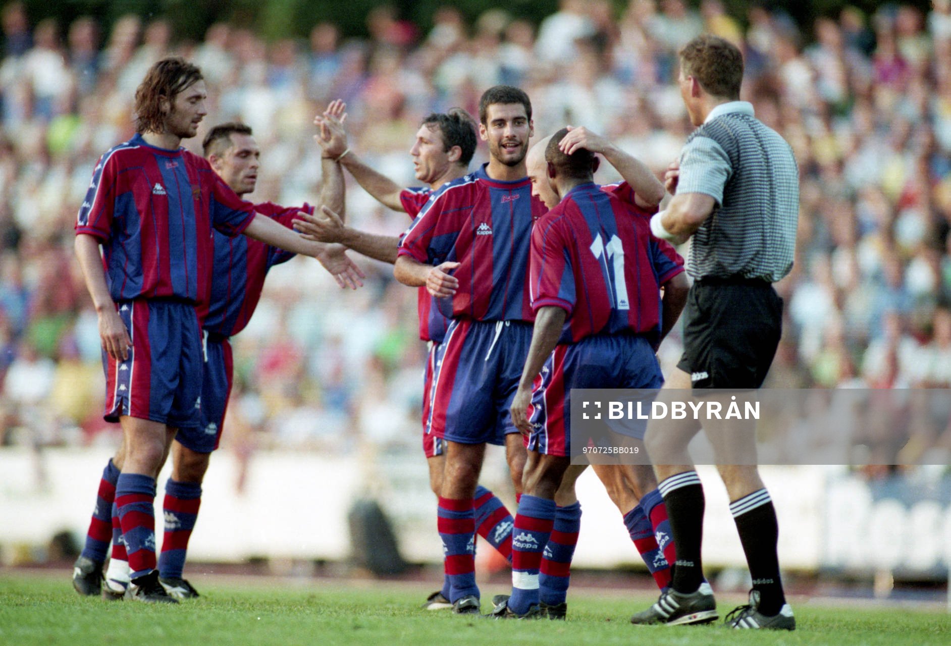 Jubel i Barcelona, Josep Guardiola i mitten