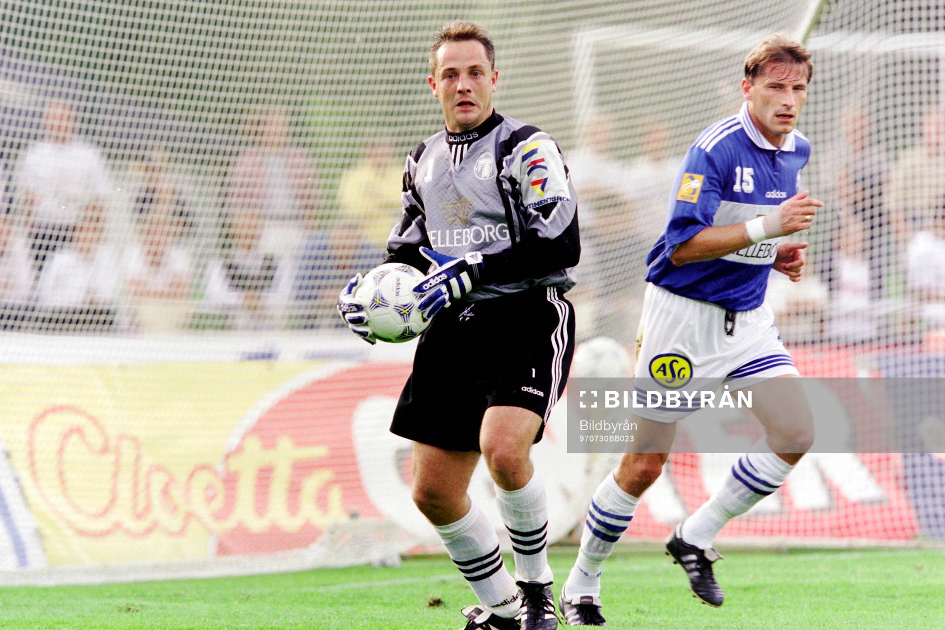 Fotboll, Allsvenskan, Trelleborg - Malmö FF, 2-1: Dragan Drljaca, målvakt och Ivica Momcilovic.Trelleborg. 