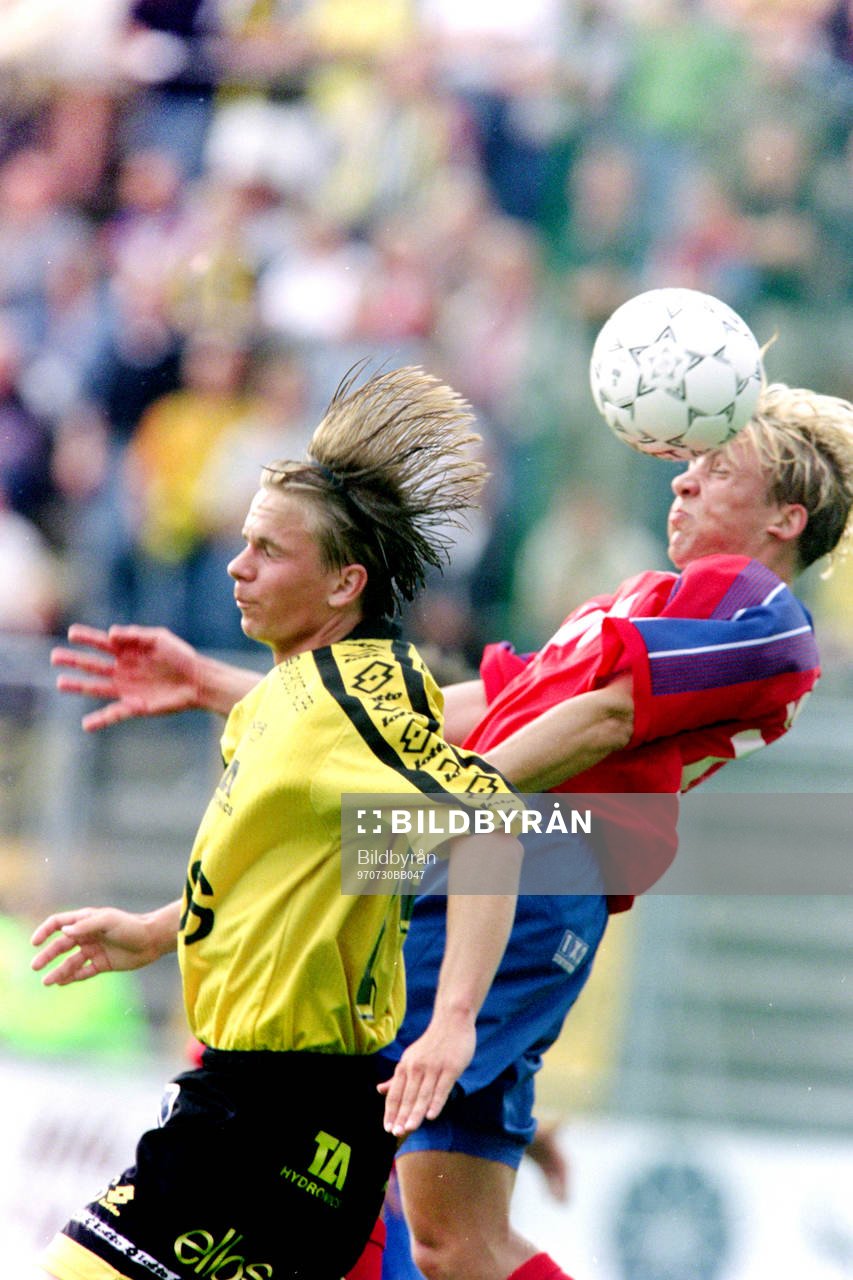 Tobias Linderoth, Elfsborg i en duell med Erik Edman,
