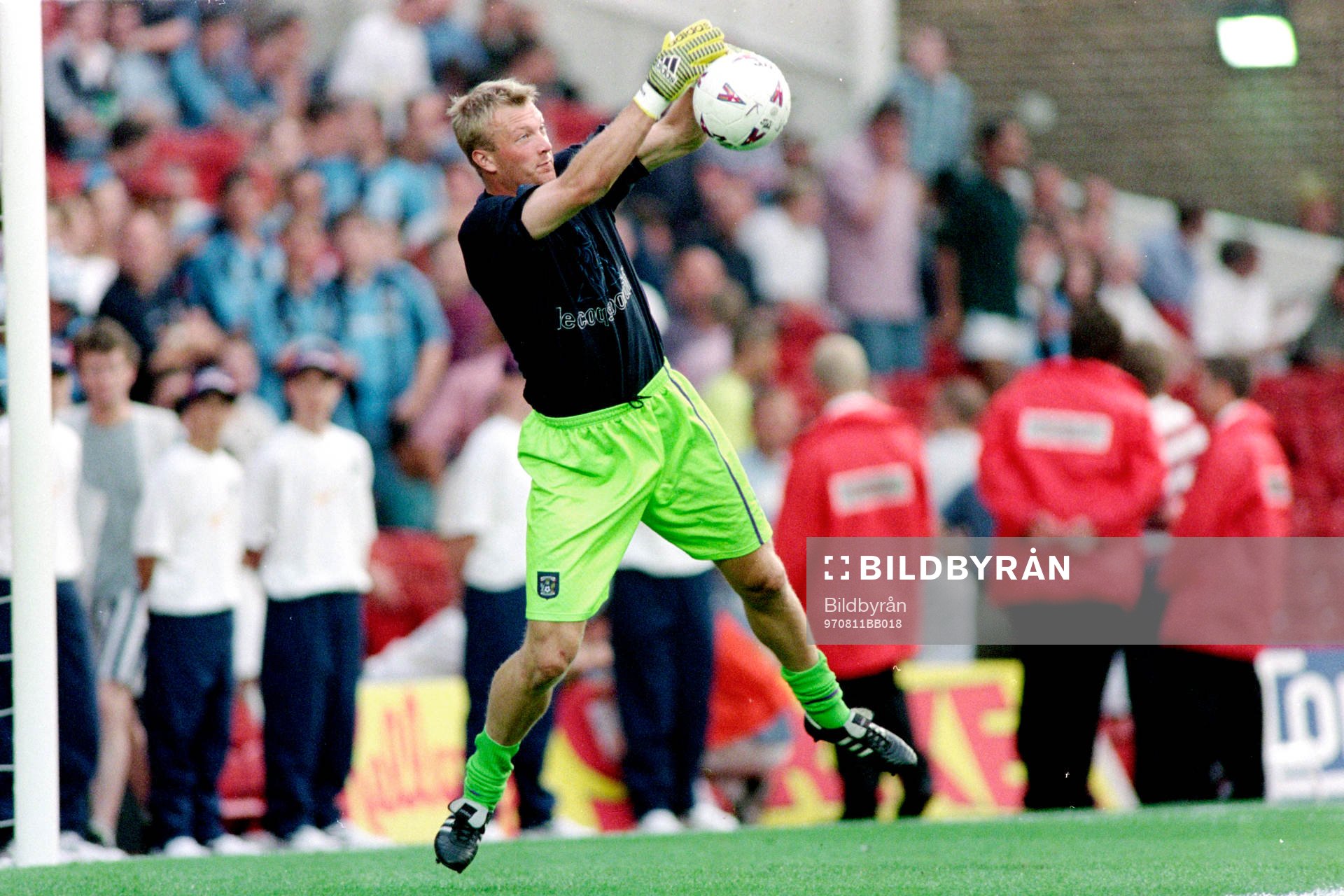 Fotboll, Premiership, Arsenal - Coventry, 2-0: Magnus Hedman, målvakt, Coventry. 