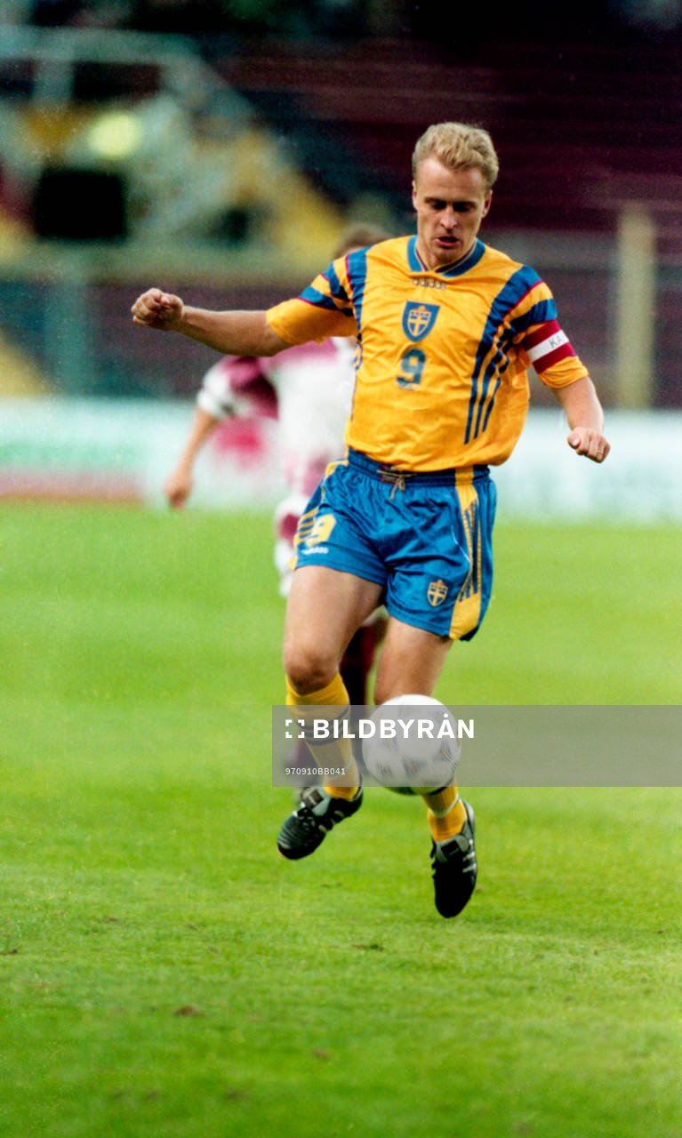 Jonas Thern med bollen