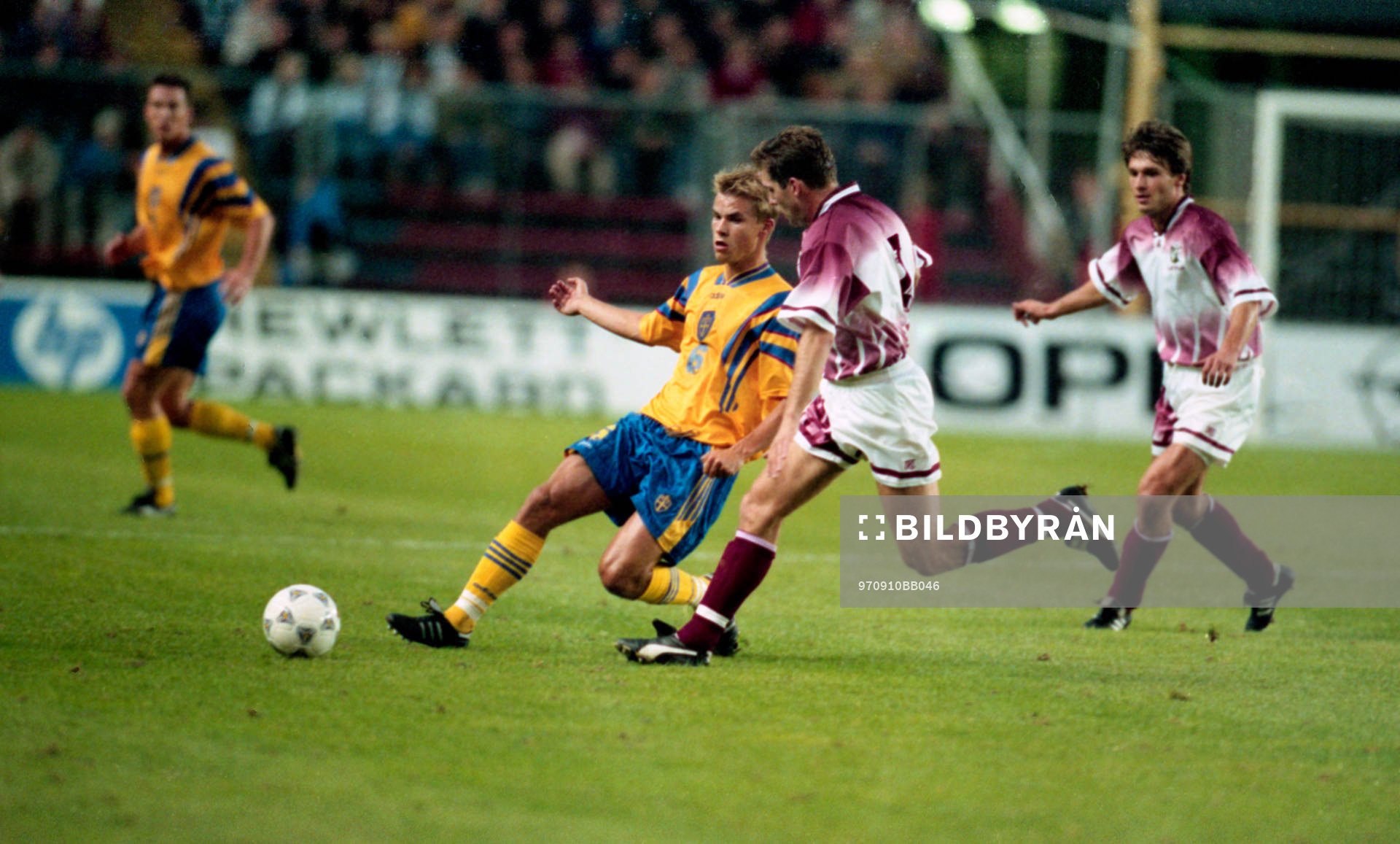 Niclas Alexandersson med bollen