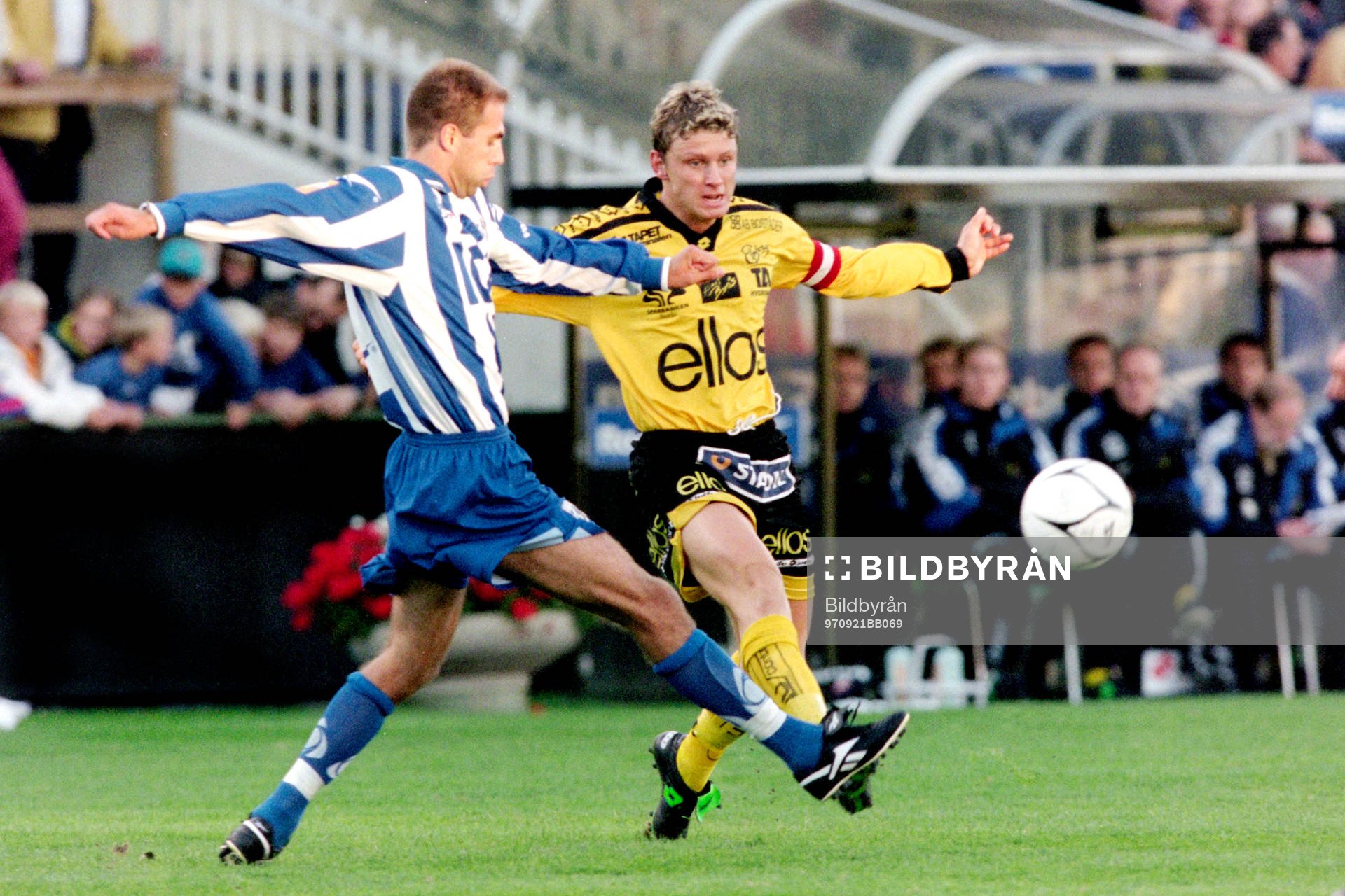 Fotboll, Allsvenskan, IFK Göteborg - Elfsborg, 2-2: Teddy Lucic, Göteborg i kamp med elfsborgs Stefan Andreasson.