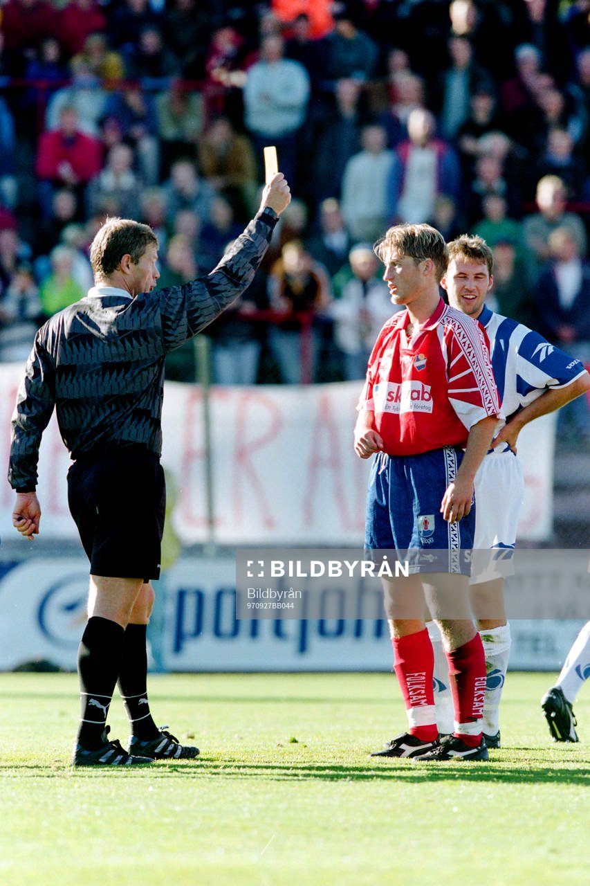 Domare Morgan Norman varnar östers Fredrik Gustafsson