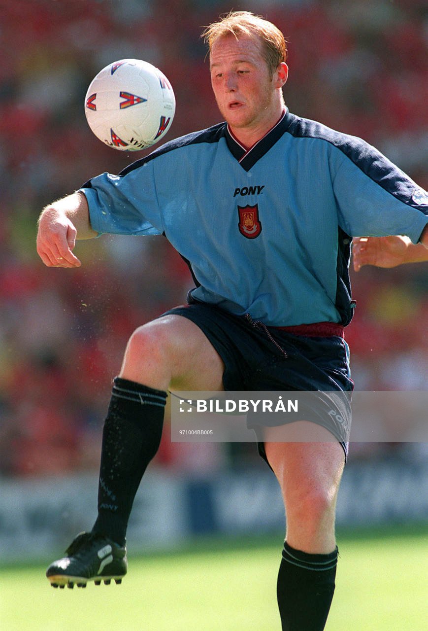 Fotboll -- John Hartson, West Ham
