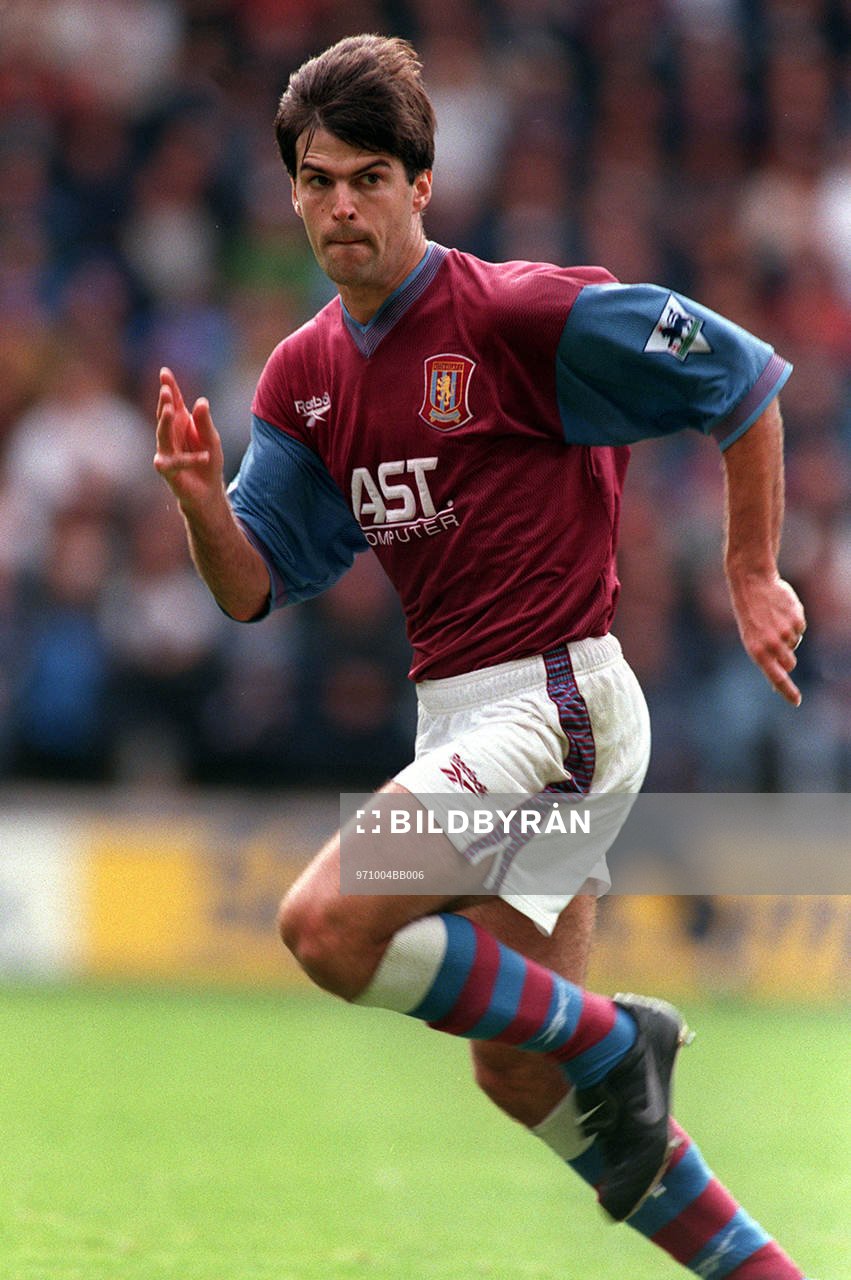 Fotboll -- Fernando Nelson, Aston Villa