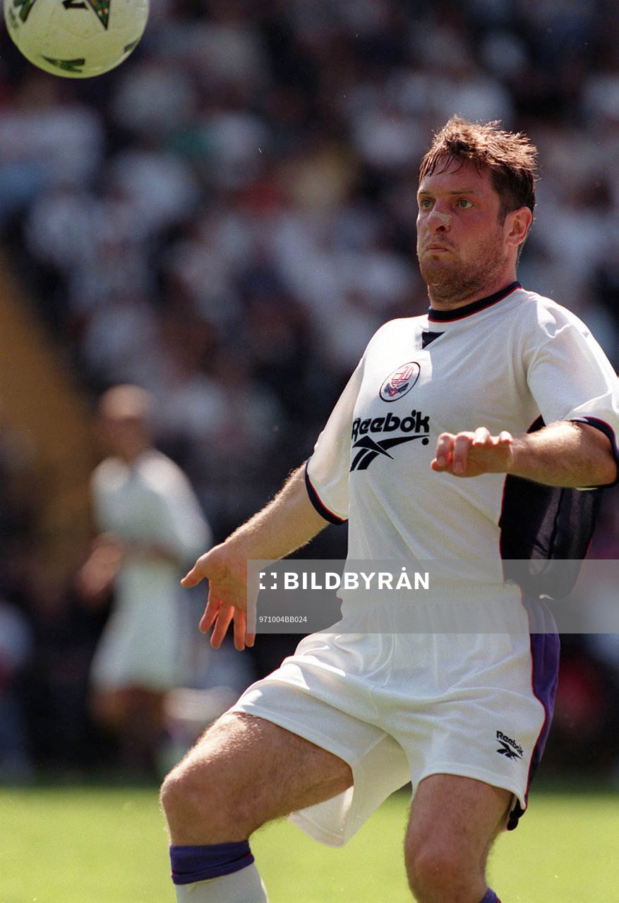 Fotboll -- Gerry Taggart, Bolton