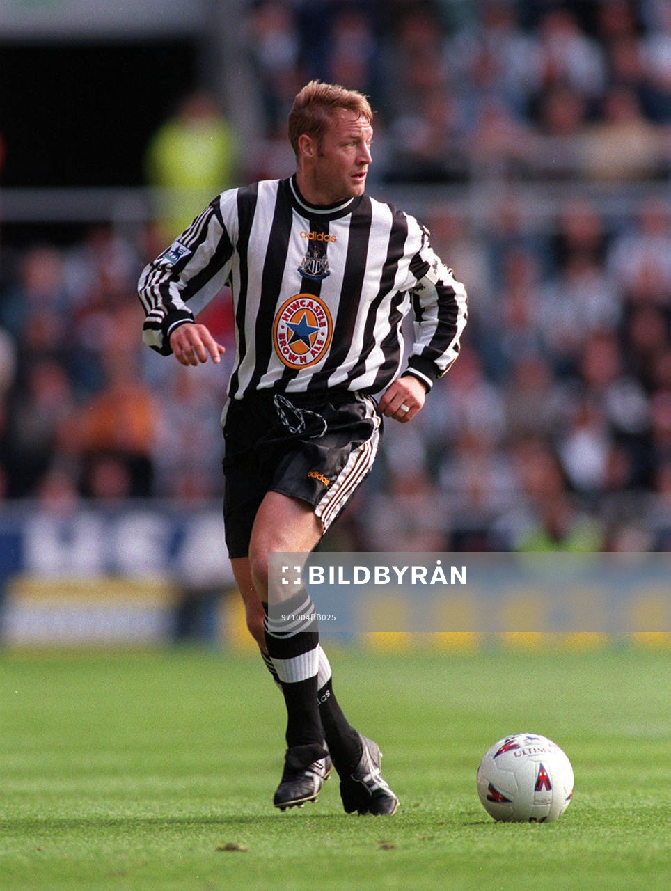 Fotboll -- David Batty, Newcastle