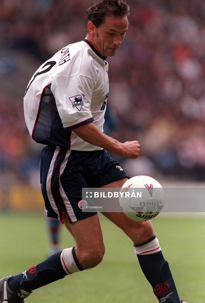 Fotboll -- Dean Holdsworth, Bolton 