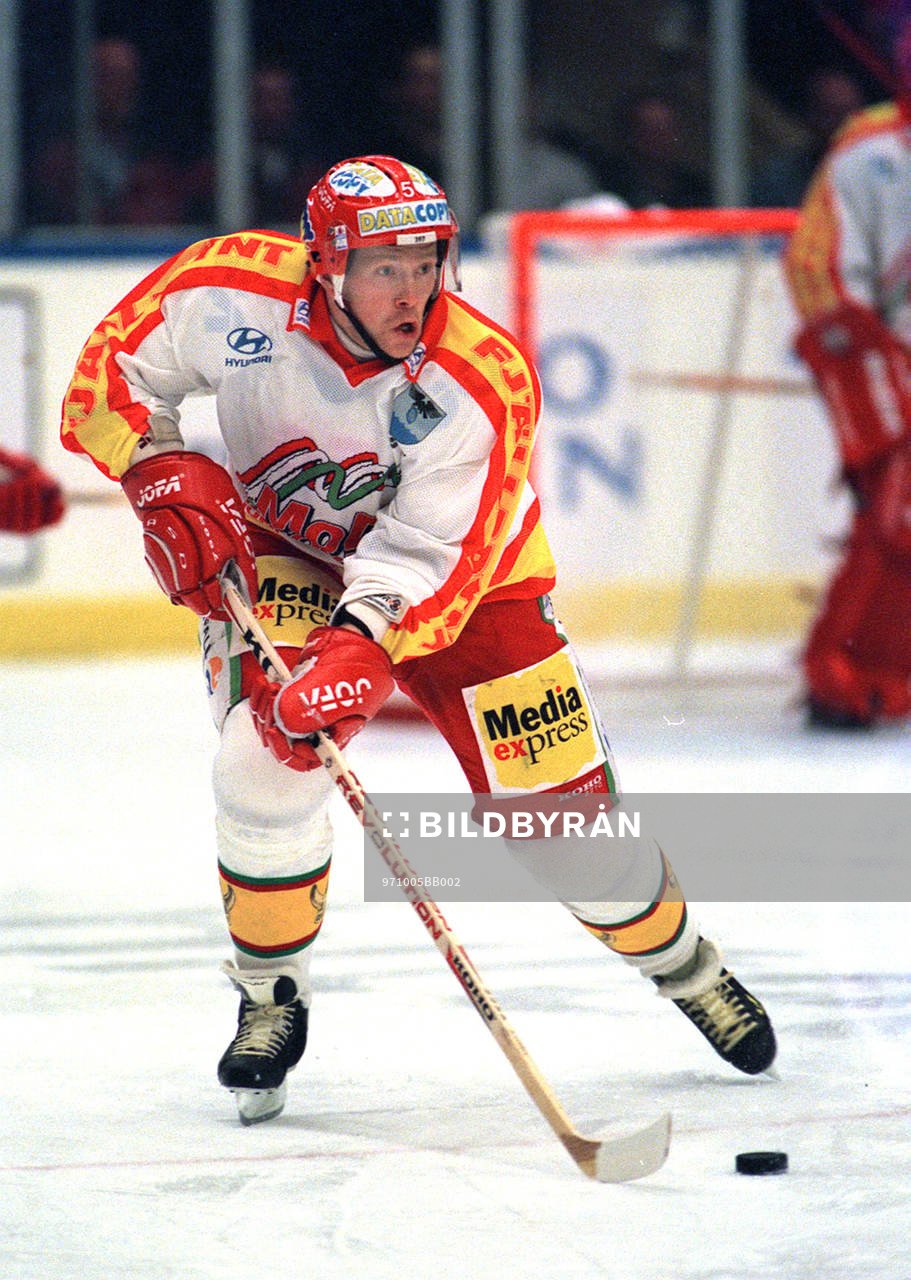 Ishockey Jan-Axel Alavaara, Modo
