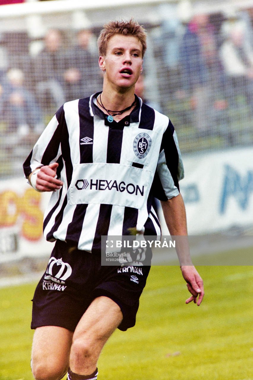 Pontus Farnerud med bollen