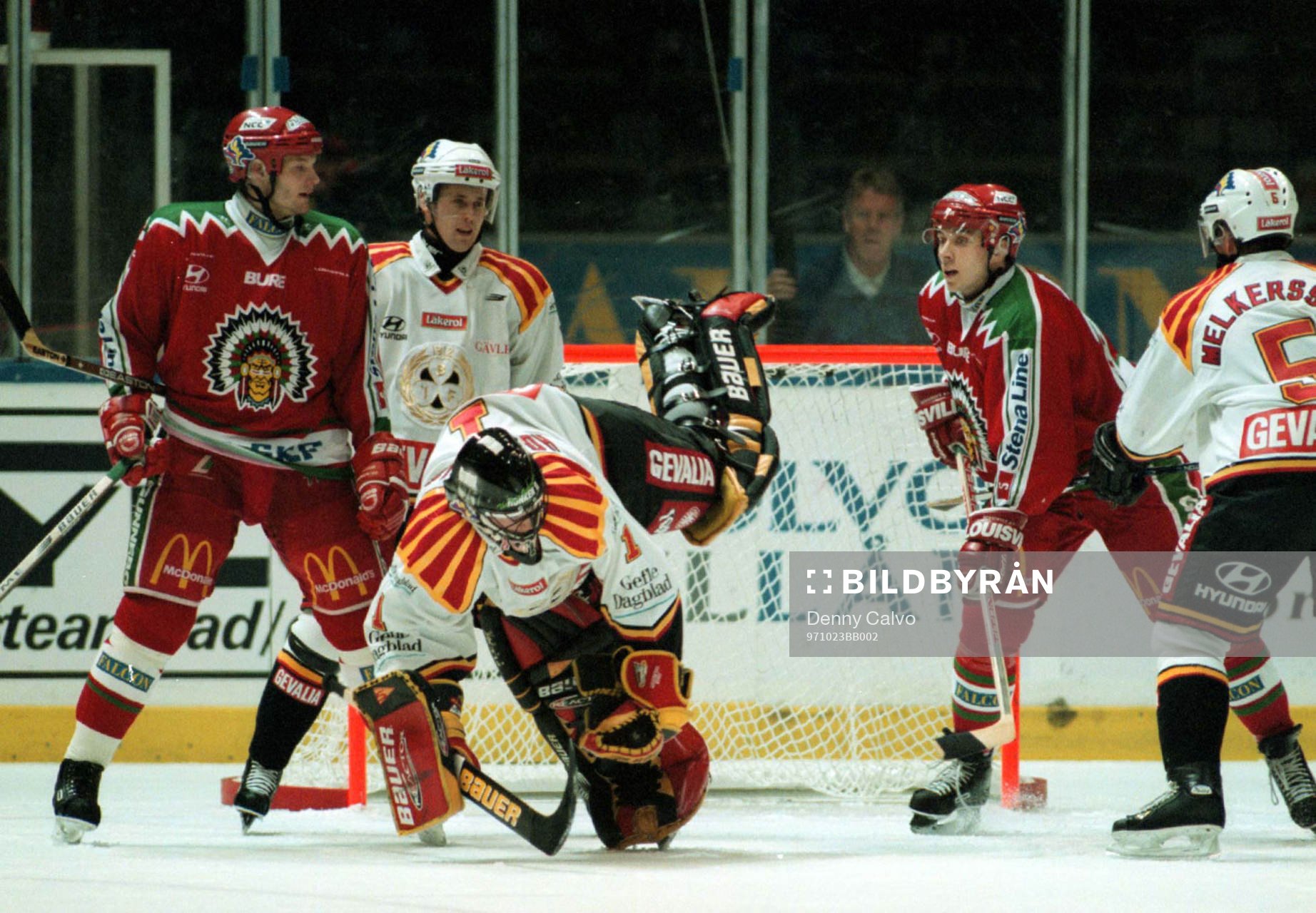 Johan Holmqvist, målvakt Brynäs, samt Arto Blomsten och