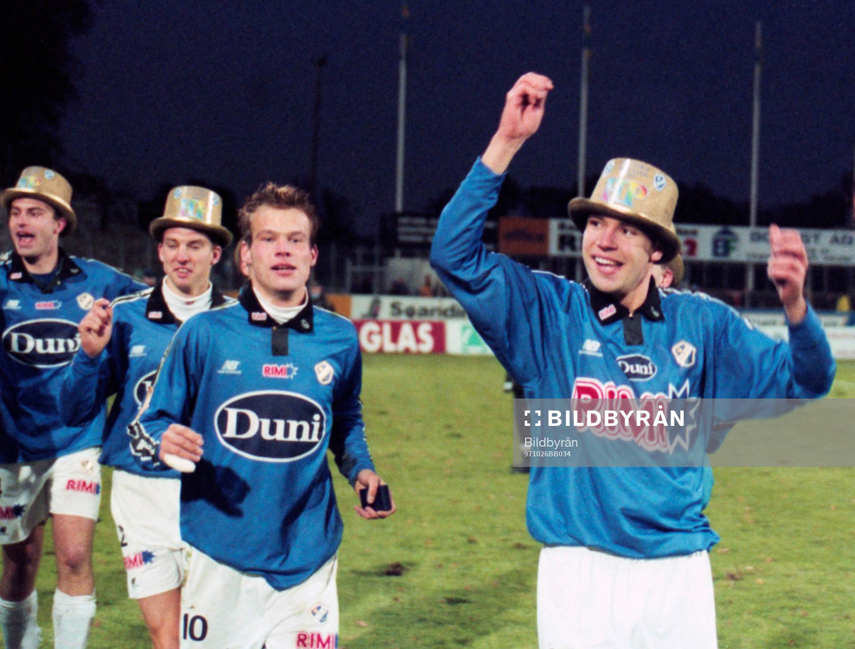 Halmstad, svenska mästare. Fredrik Ljungberg i mitten fitr