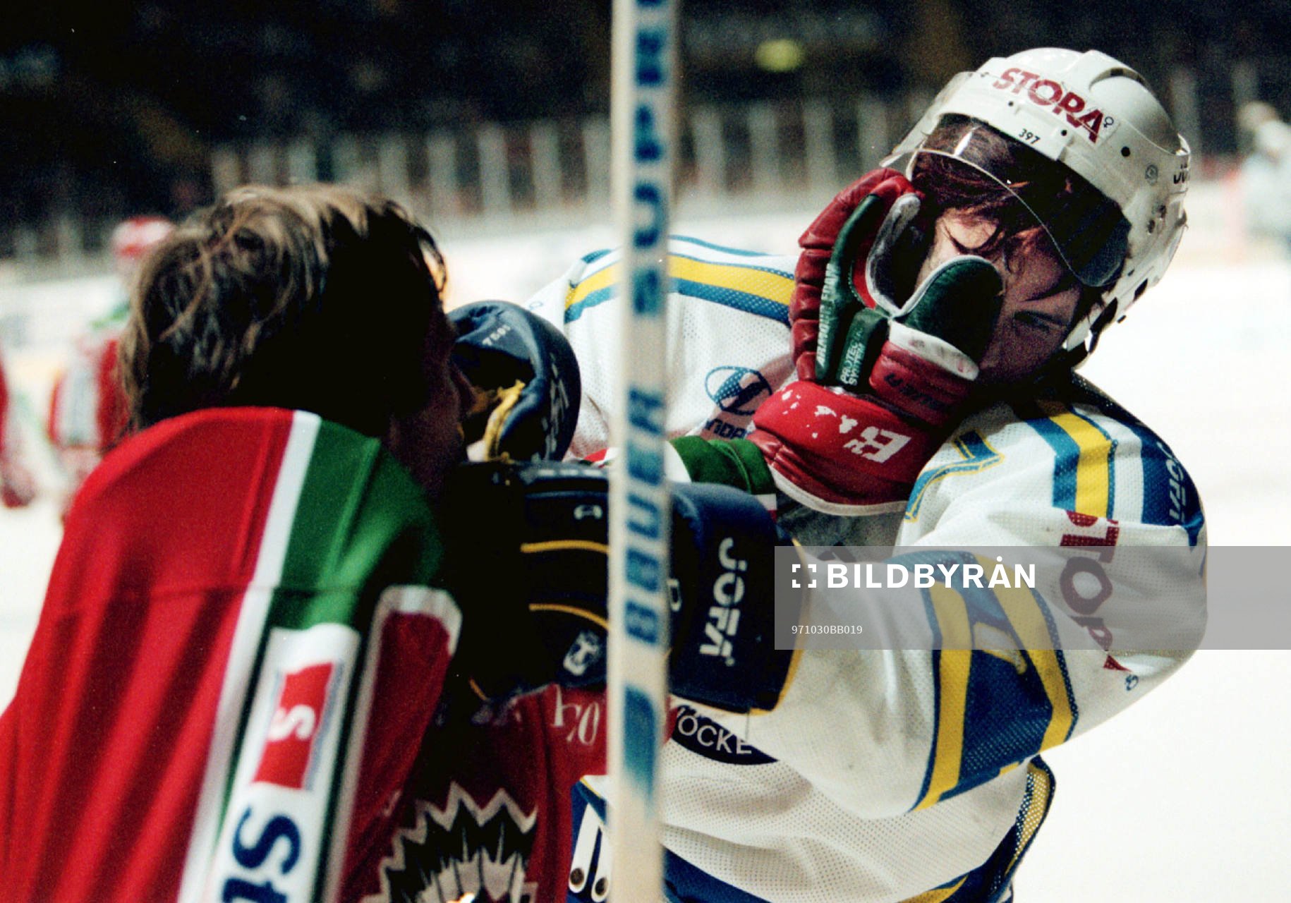 Peter Berndtsson och Fredrik Jonsson i slagsmål