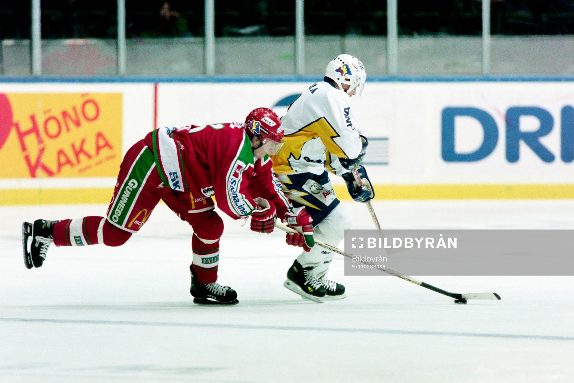 Ville Peltonen, Frölunda i ryggen på södertäljes Ola