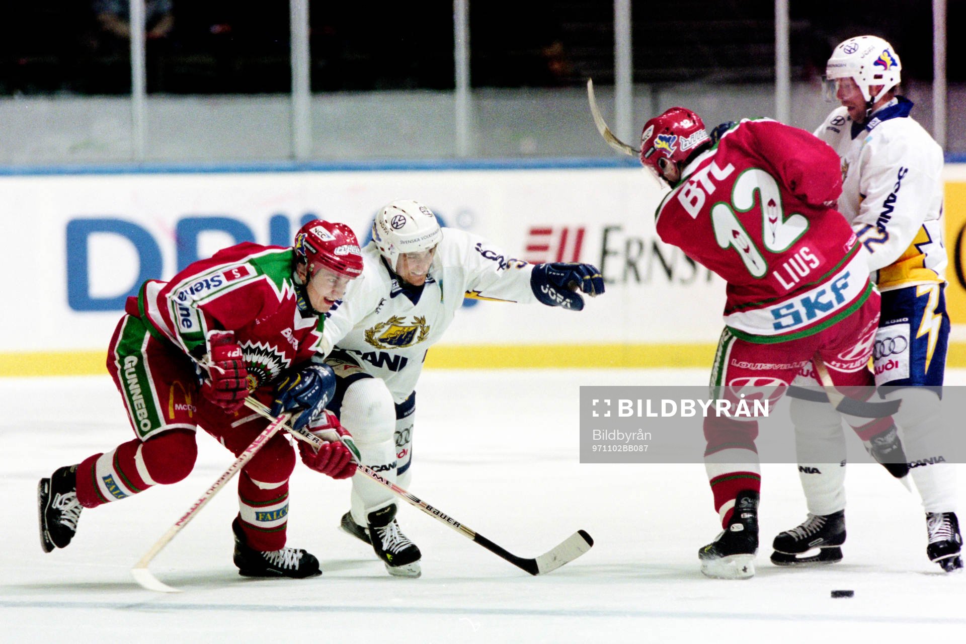 Ville Peltonen, Frölunda i ryggen på södertäljes Ola
